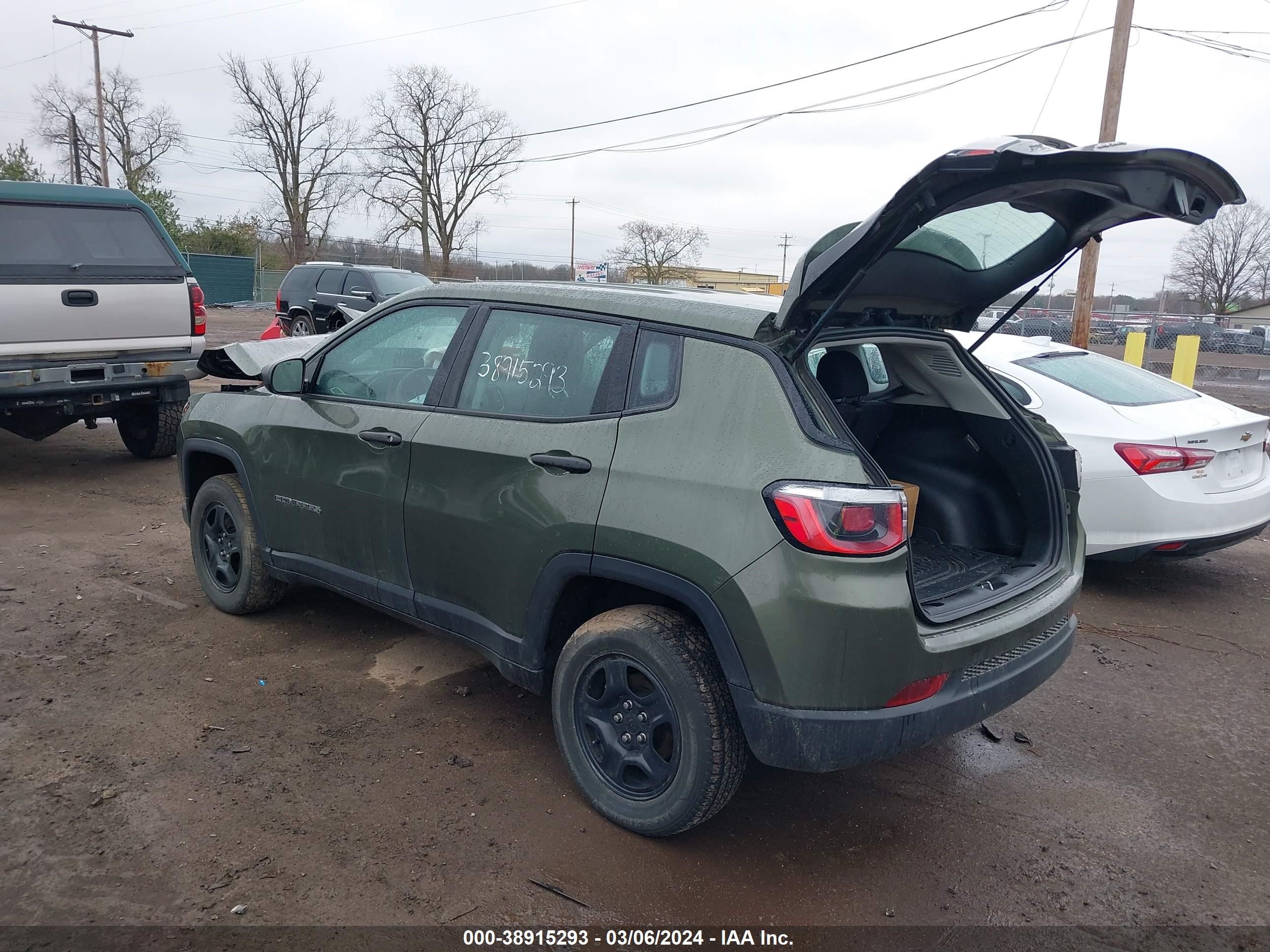 2019 Jeep Compass Sport 4X4 vin: 3C4NJDAB2KT771527