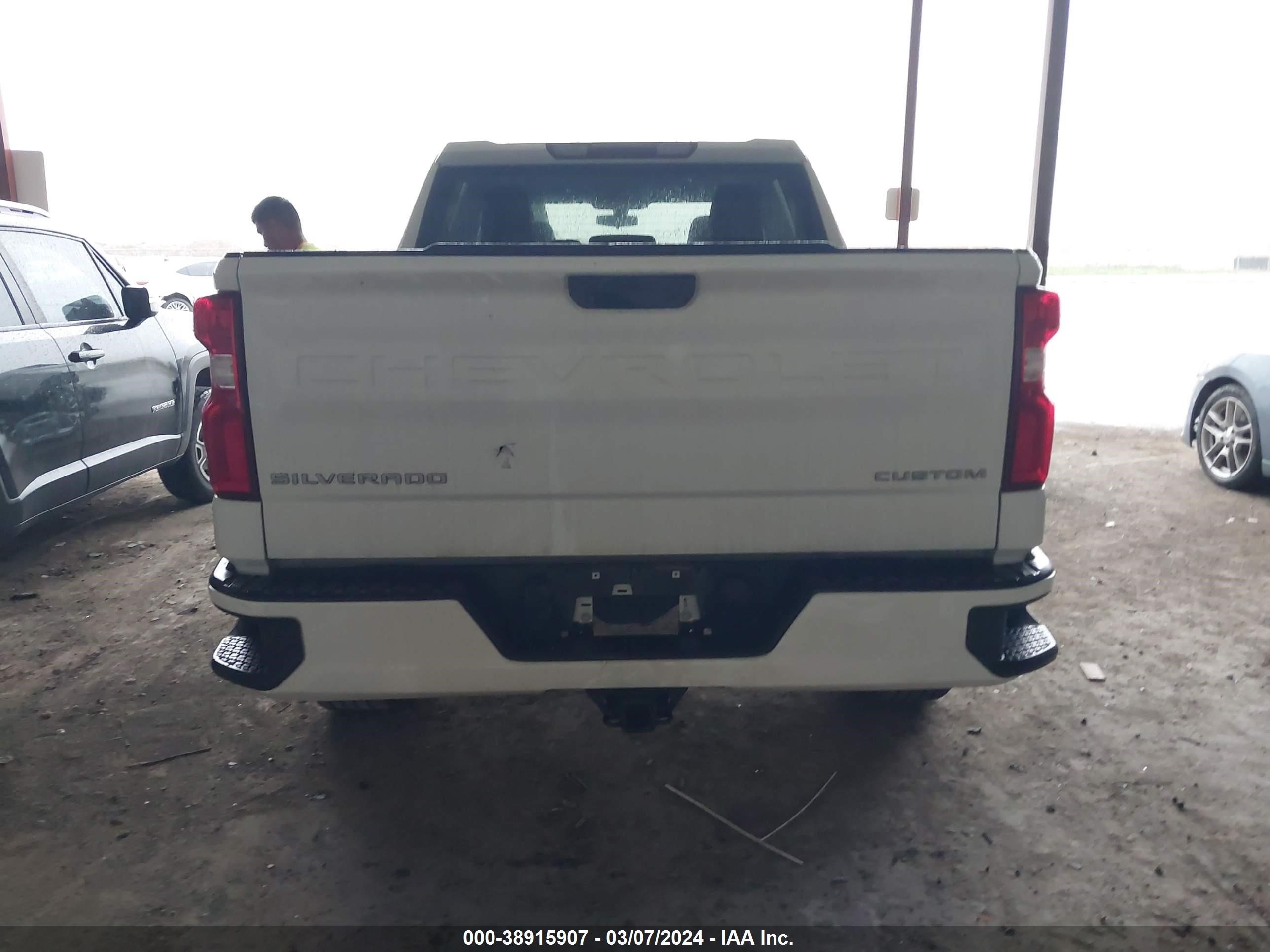 2021 Chevrolet Silverado 1500 2Wd Short Bed Custom vin: 3GCPWBEK1MG320089