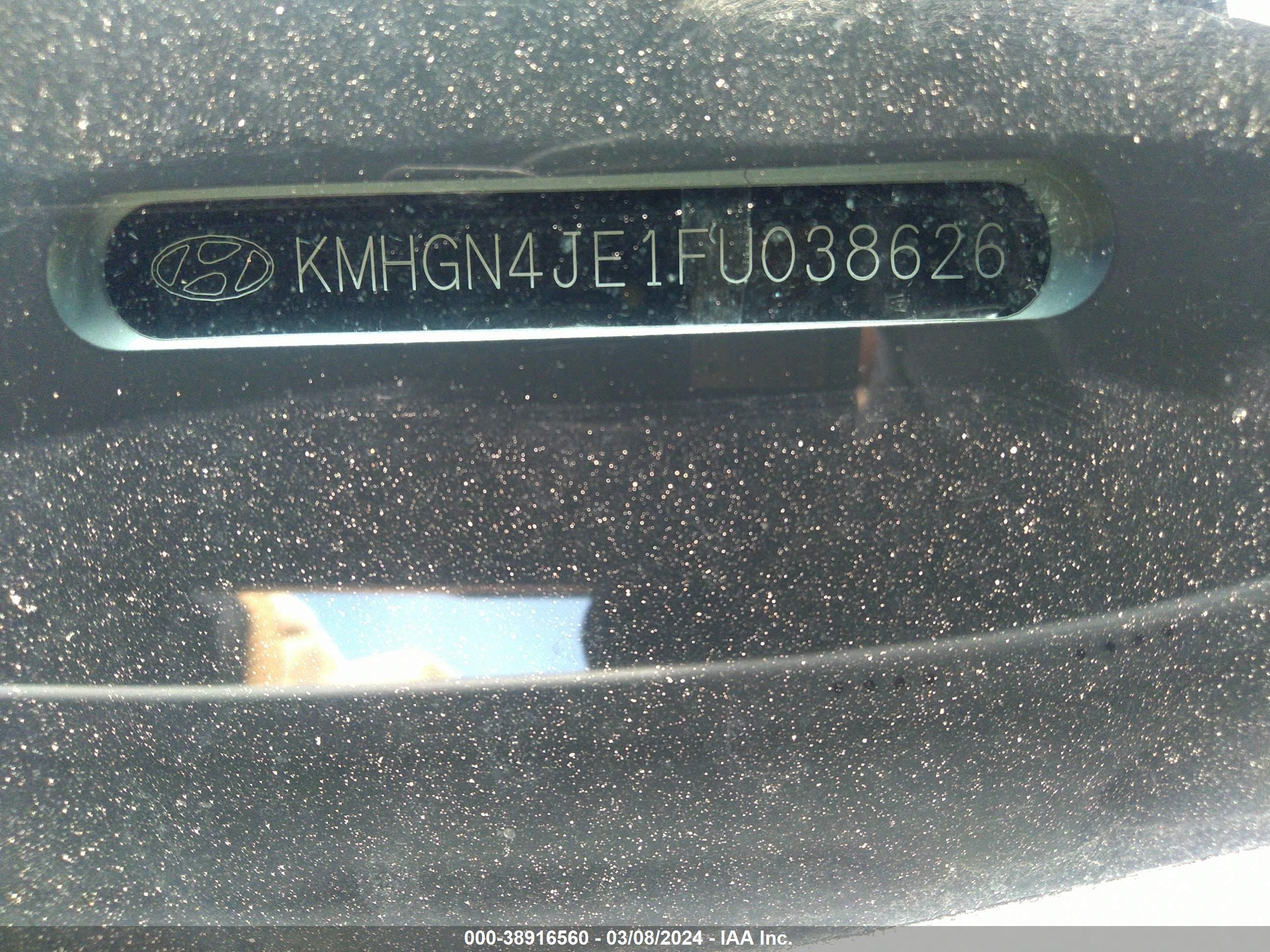 2015 Hyundai Genesis 3.8 vin: KMHGN4JE1FU038626