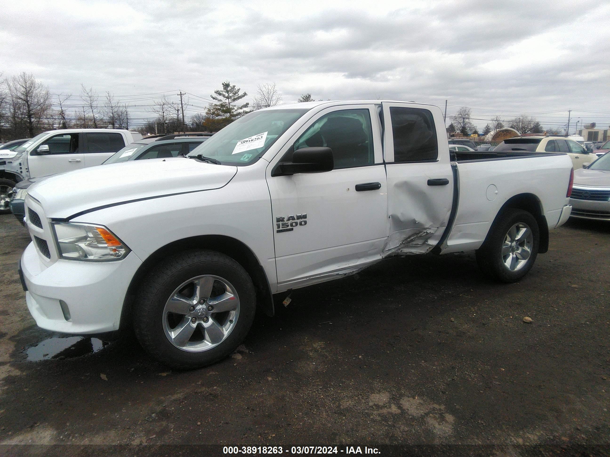 2019 Ram 1500 Classic Express Quad Cab 4X4 6'4 Box vin: 1C6RR7FG9KS501249