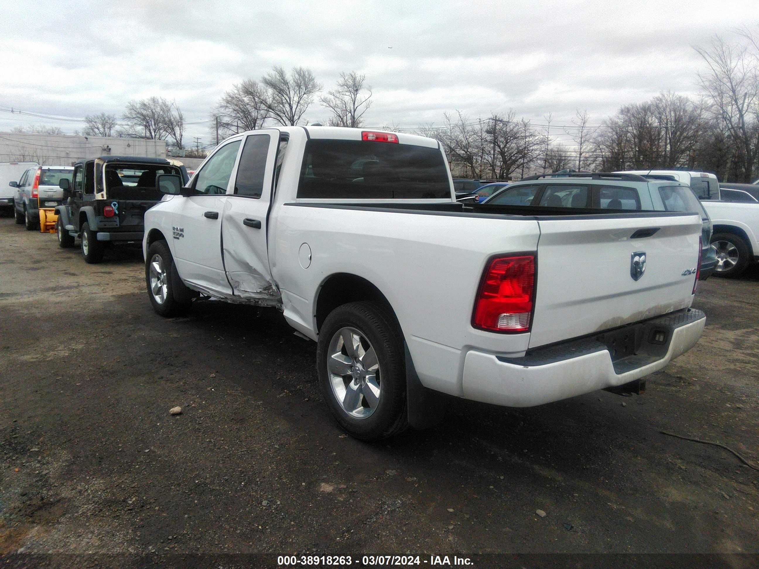 2019 Ram 1500 Classic Express Quad Cab 4X4 6'4 Box vin: 1C6RR7FG9KS501249