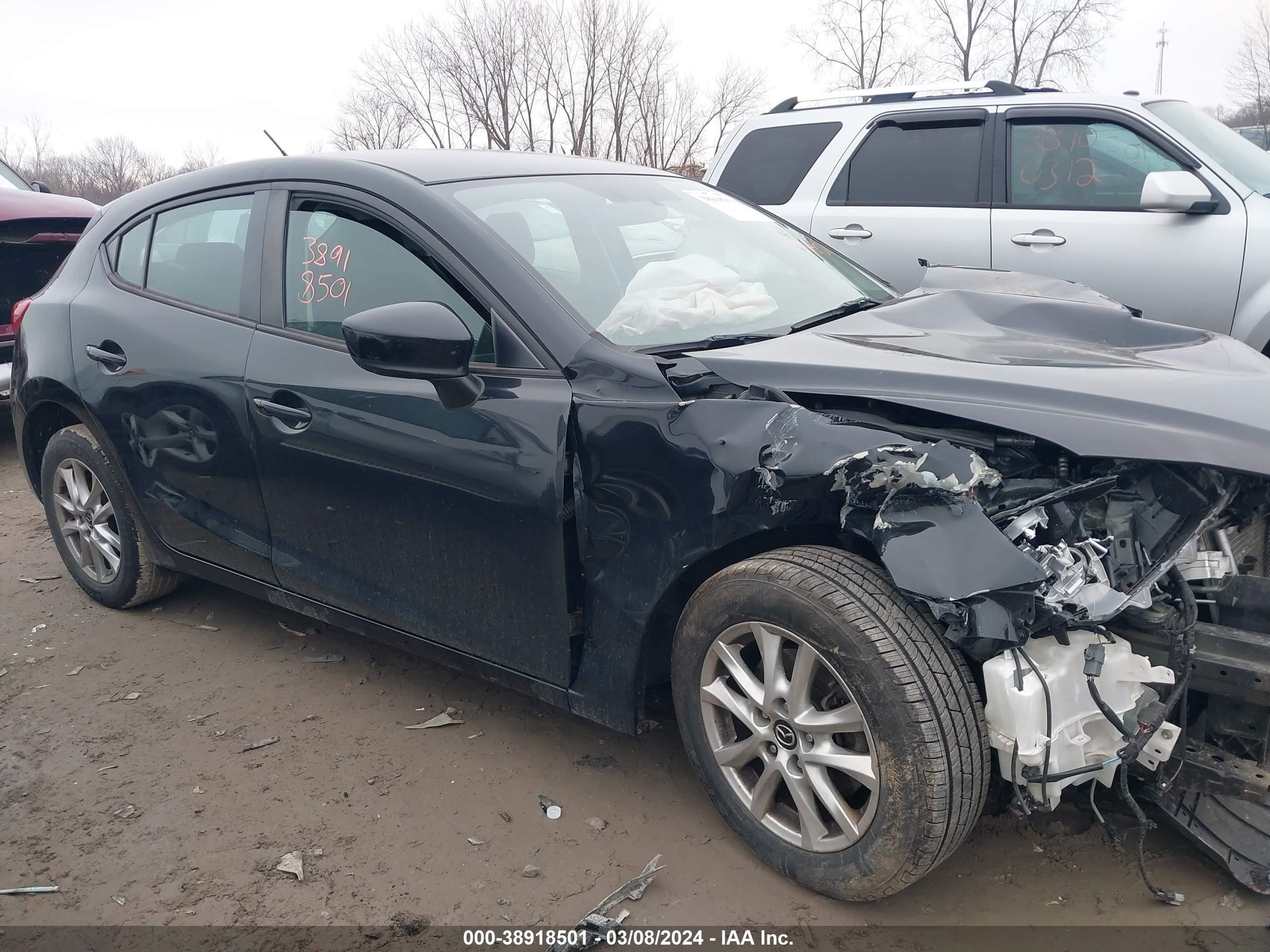 2017 Mazda Mazda3 Sport vin: 3MZBN1K73HM103686