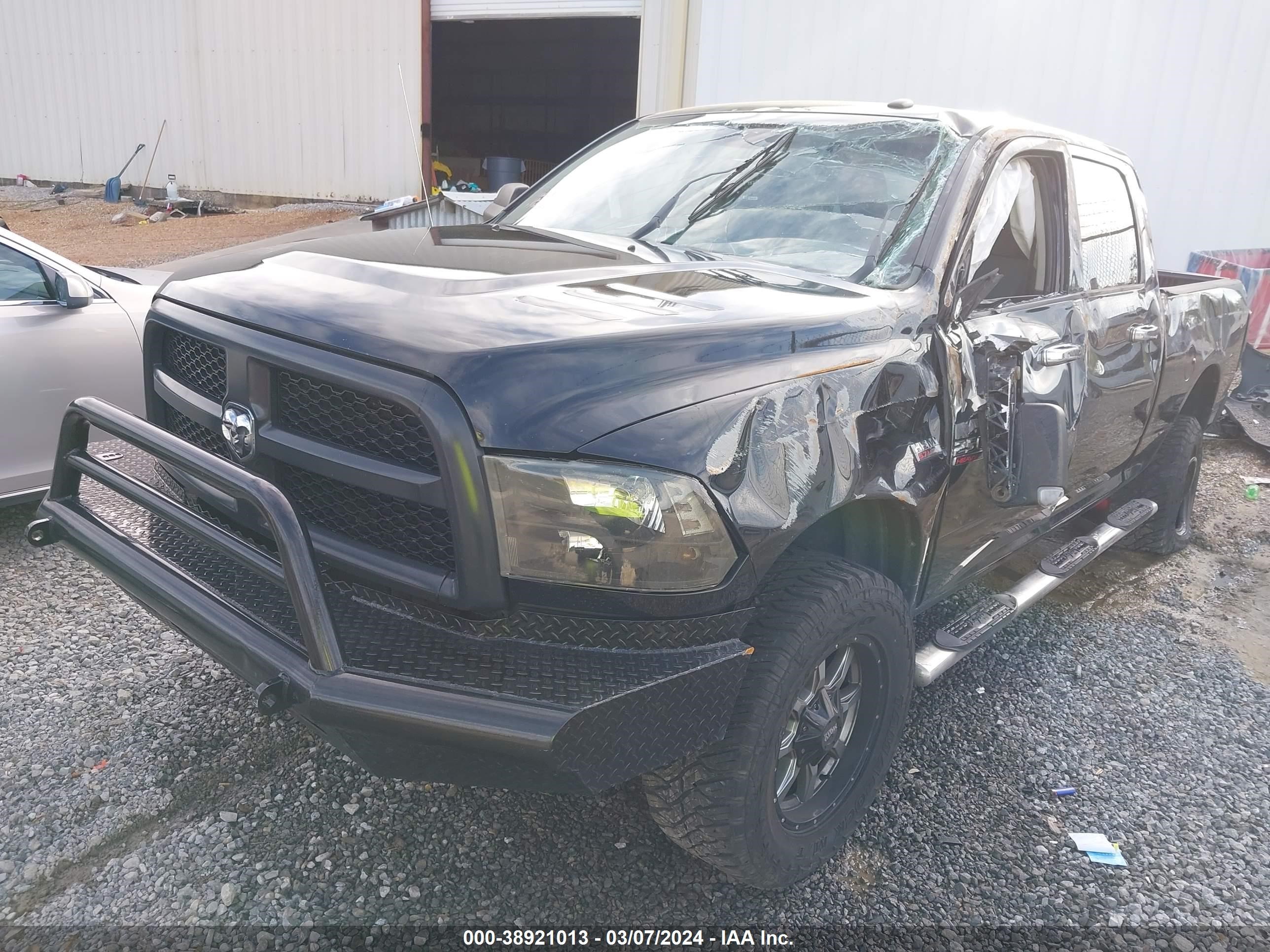 2016 Ram 2500 Tradesman vin: 3C6TR5CT2GG146841