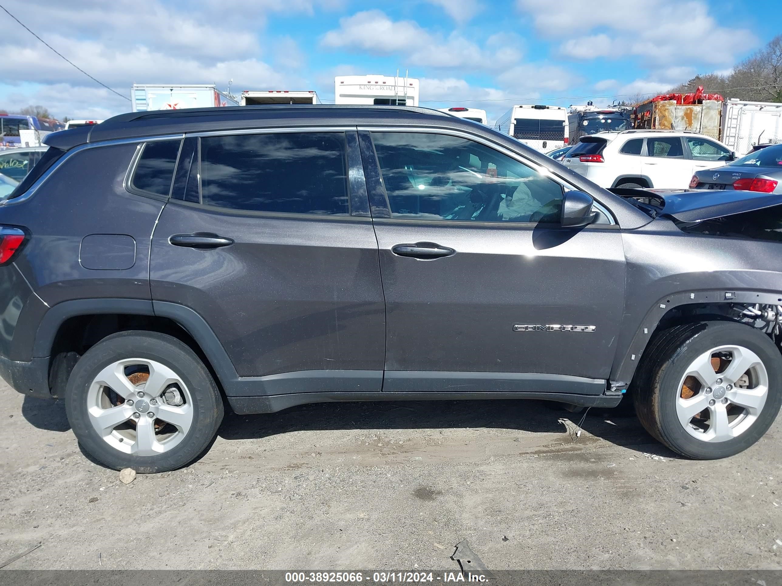 2021 Jeep Compass Latitude 4X4 vin: 3C4NJDBB1MT545111