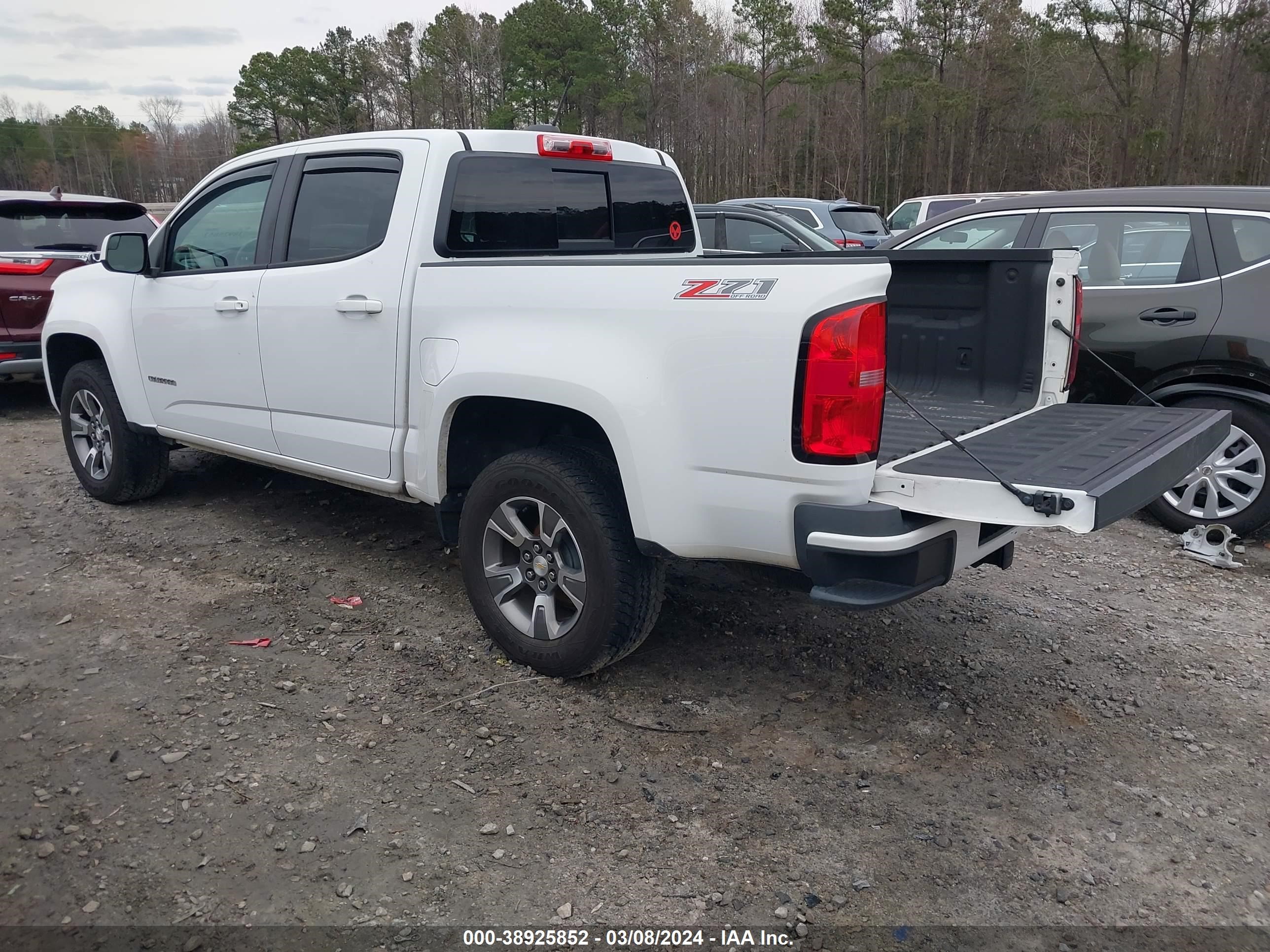 2018 Chevrolet Colorado Z71 vin: 1GCGTDEN5J1242361