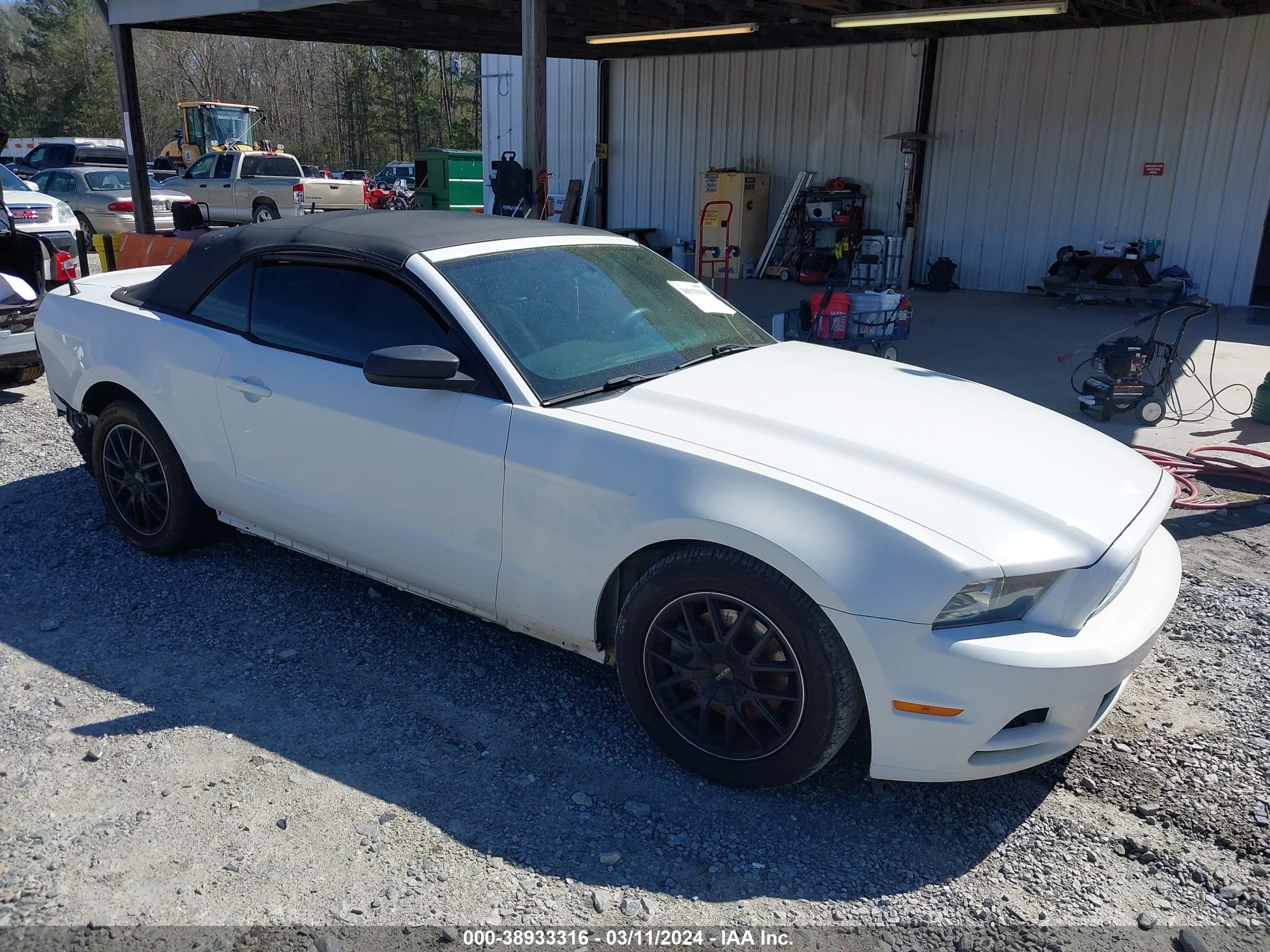 2013 Ford Mustang V6 vin: 1ZVBP8EM2D5272439