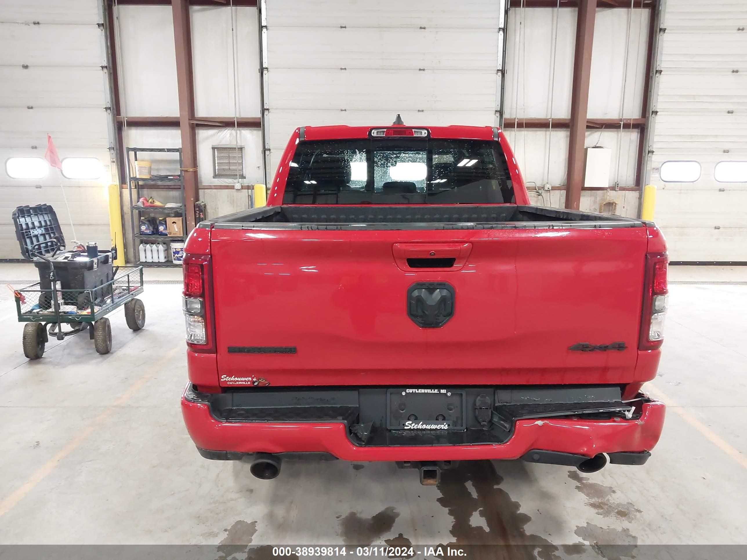 2020 Ram 1500 Big Horn 4X4 5'7 Box vin: 1C6SRFFT1LN154394