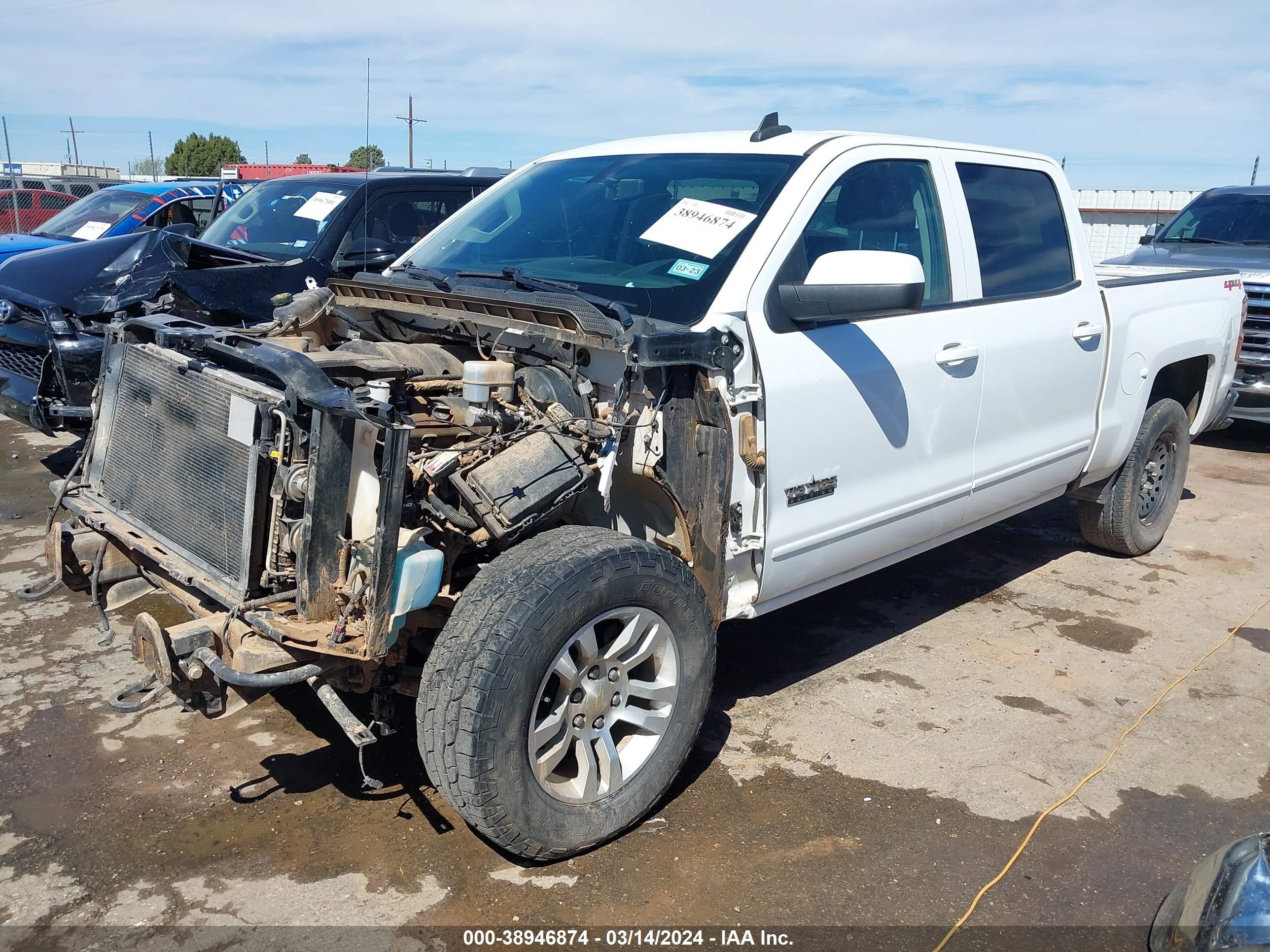 2018 Chevrolet Silverado 1500 1Lt vin: 3GCUKREC8JG425918