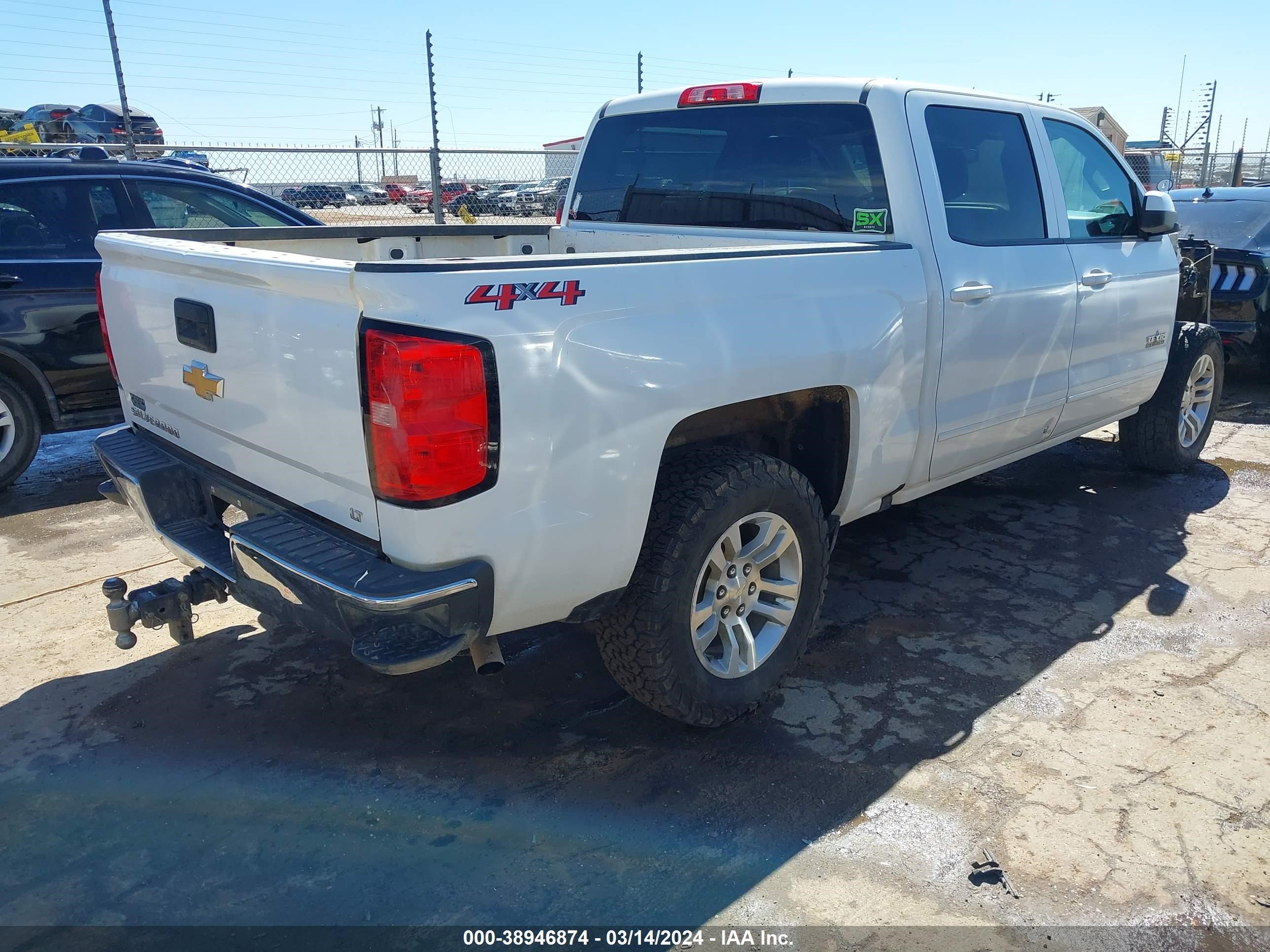 2018 Chevrolet Silverado 1500 1Lt vin: 3GCUKREC8JG425918