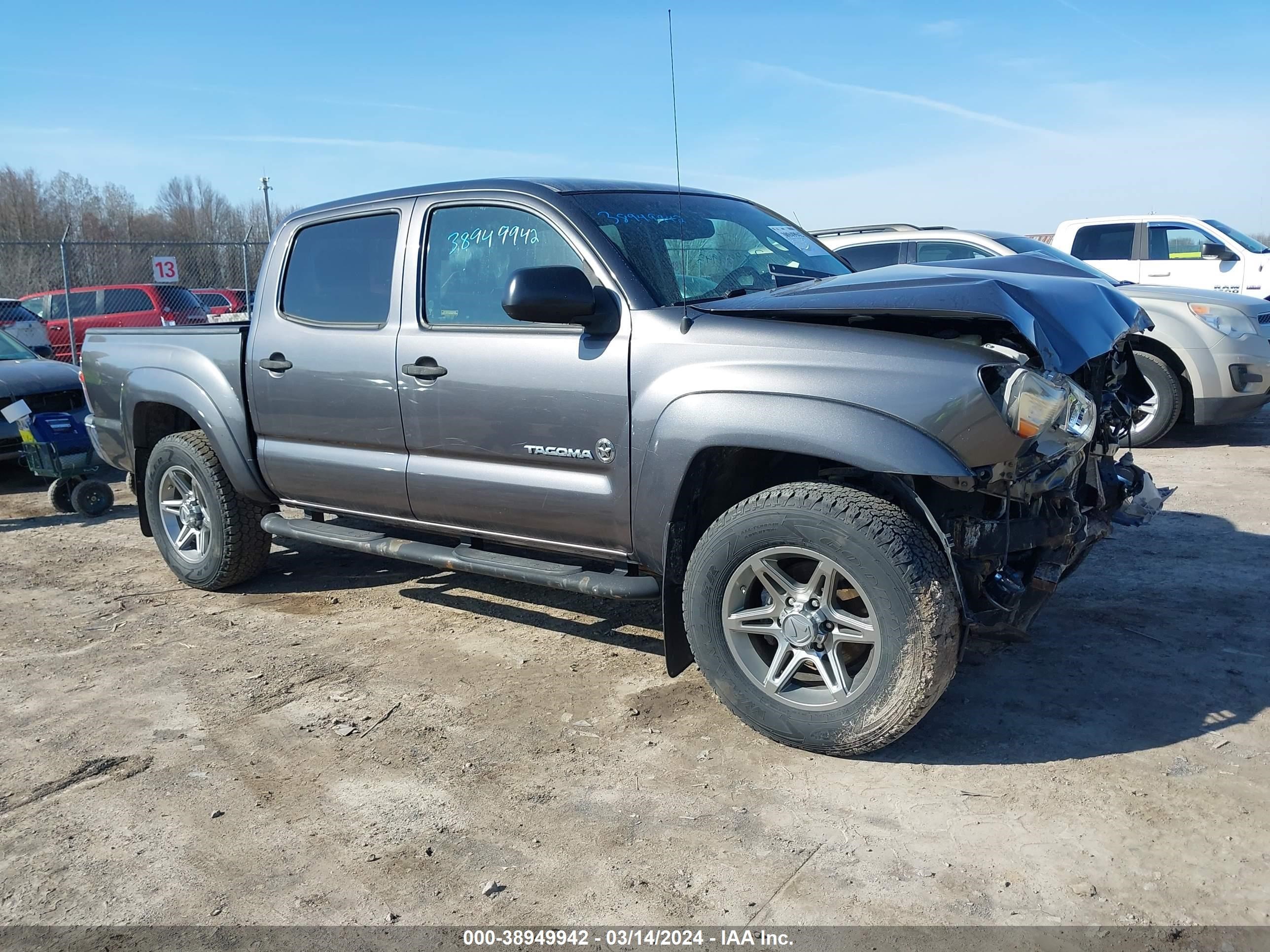 2013 Toyota Tacoma Base V6 vin: 5TFLU4EN1DX066096