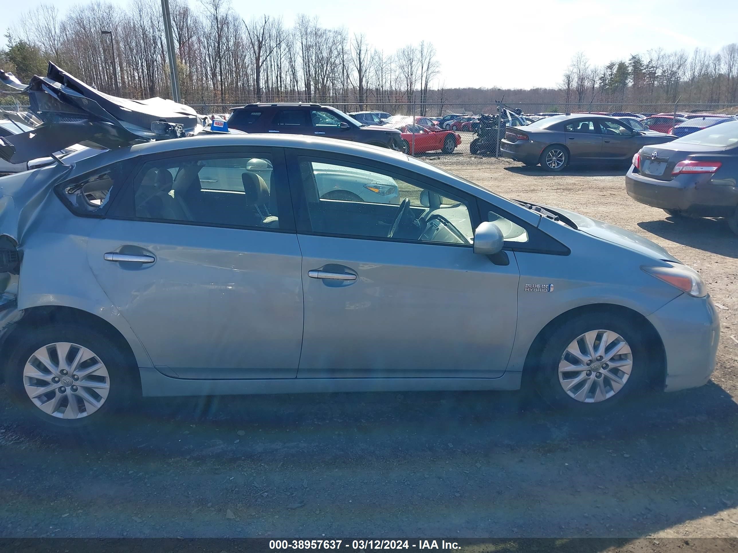 2014 Toyota Prius Plug-In vin: JTDKN3DP7E3050046