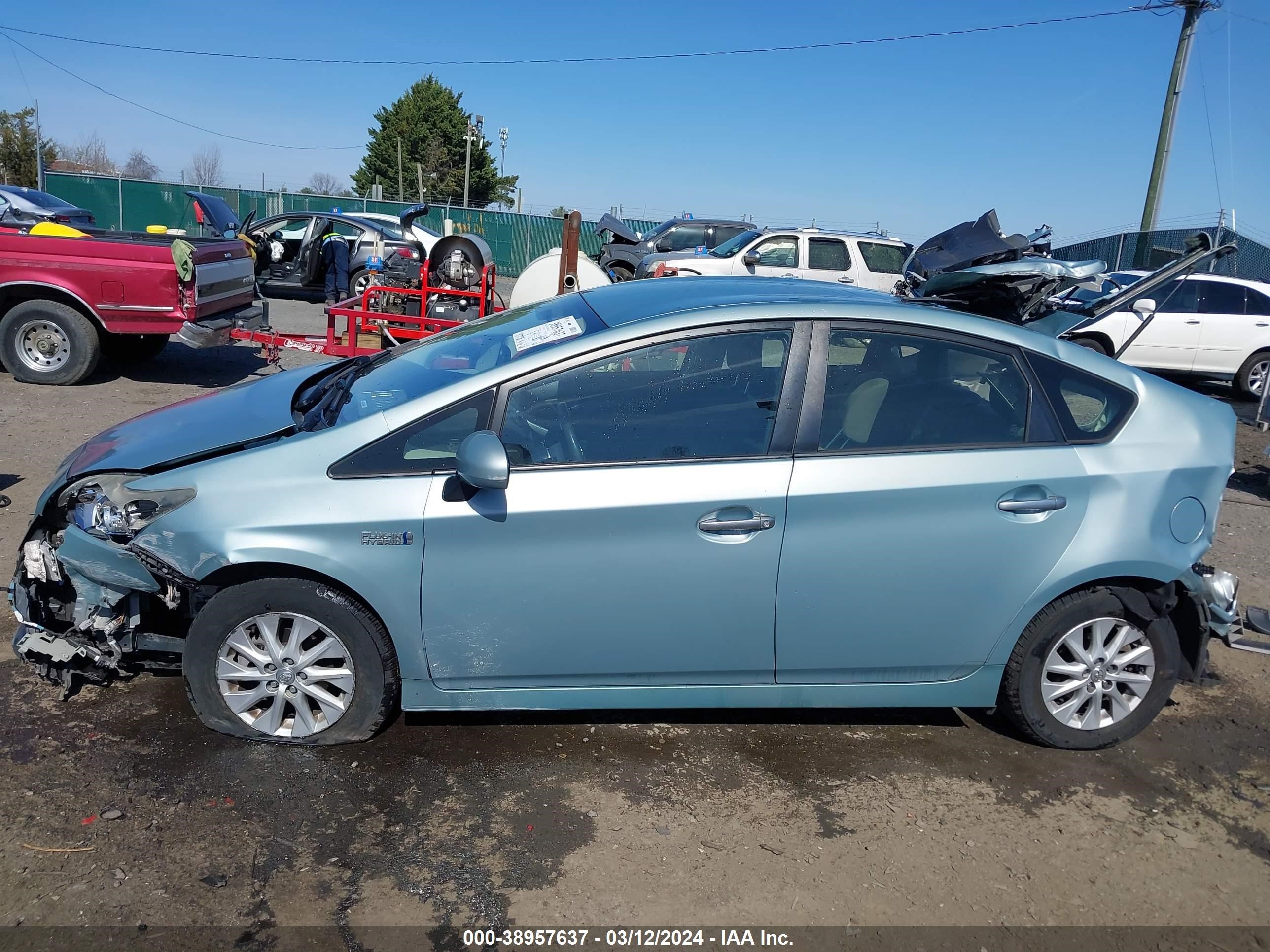 2014 Toyota Prius Plug-In vin: JTDKN3DP7E3050046