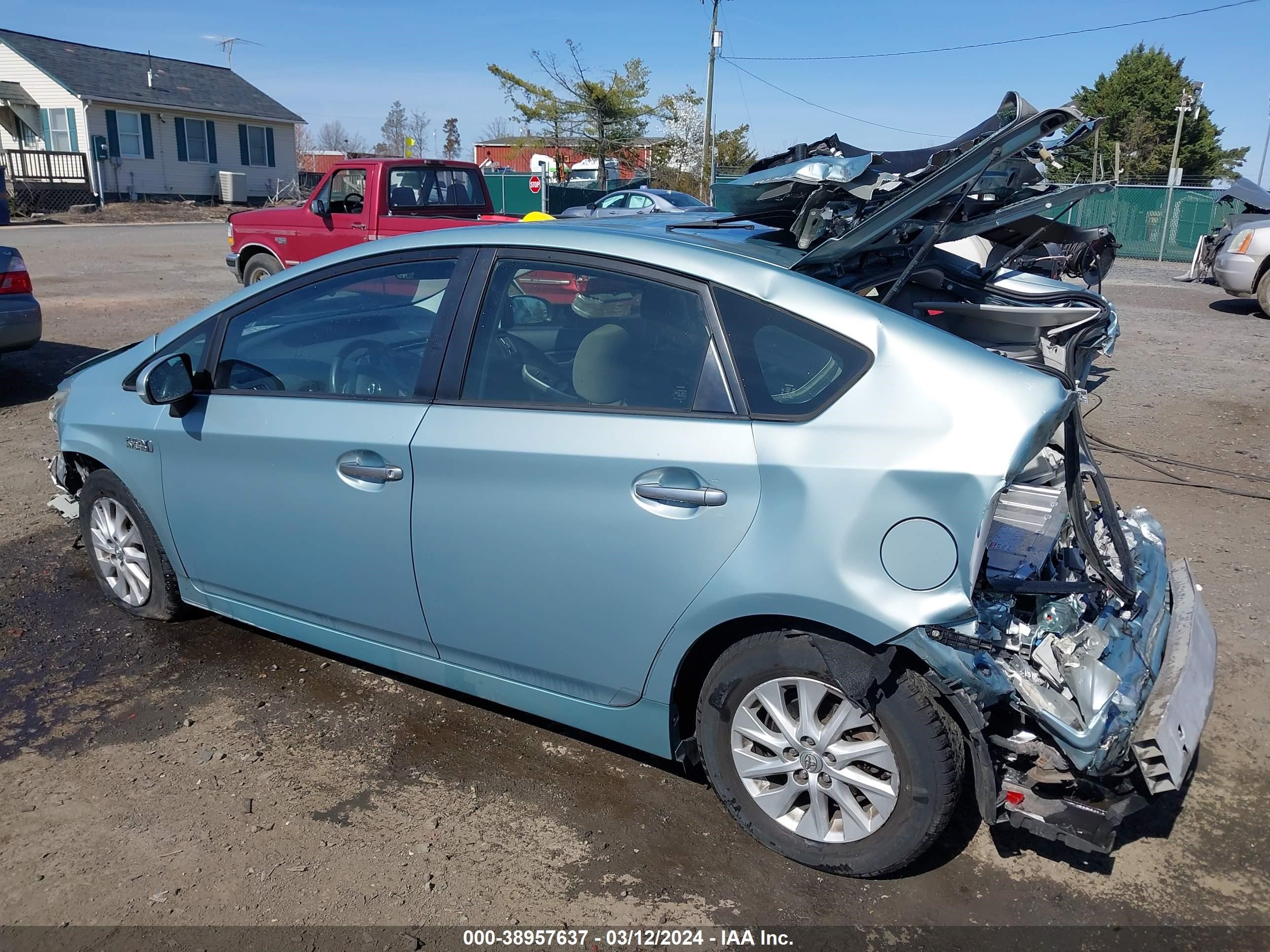 2014 Toyota Prius Plug-In vin: JTDKN3DP7E3050046