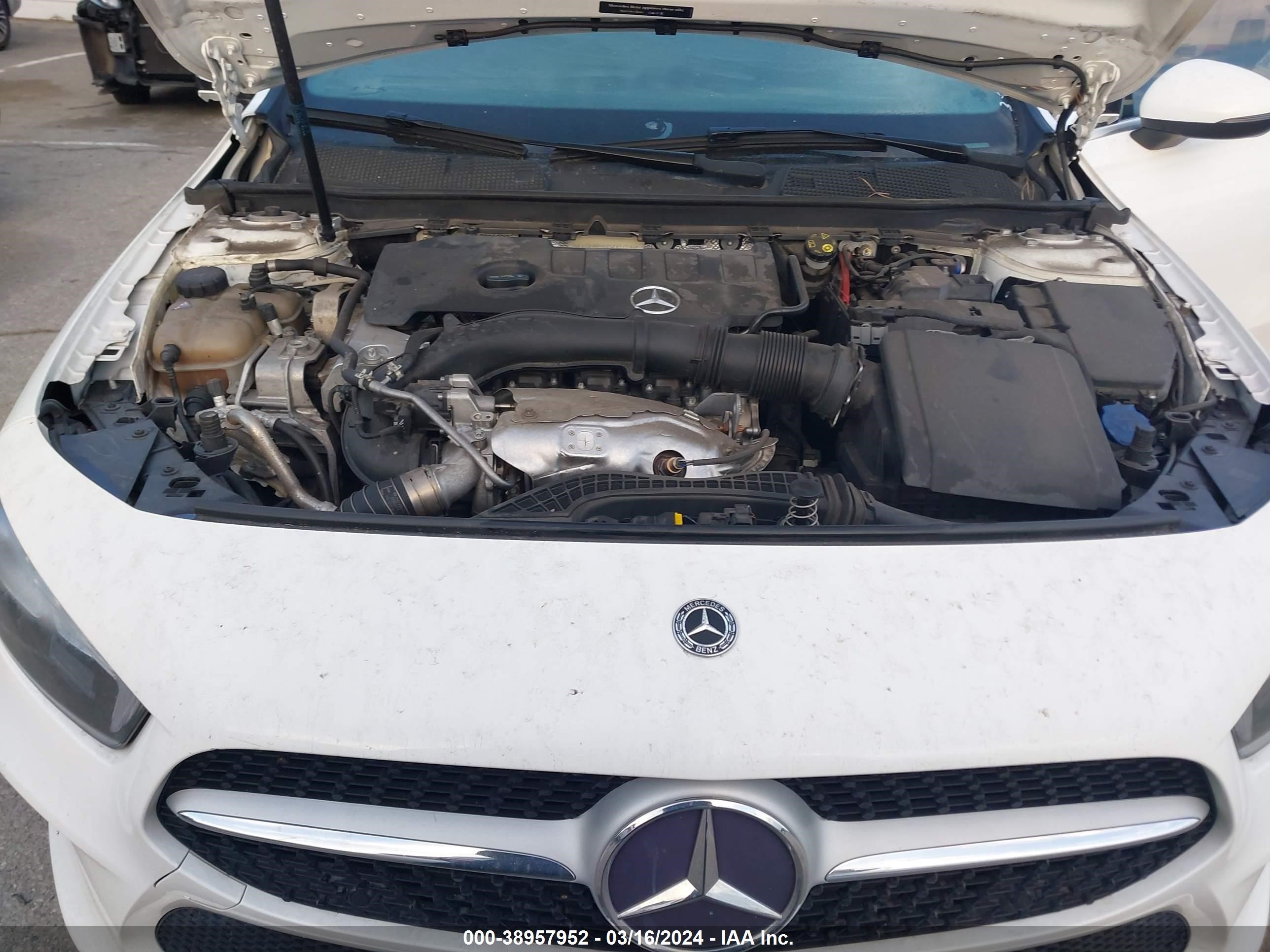 2019 Mercedes-Benz A 220 vin: WDD3G4EB6KW009396