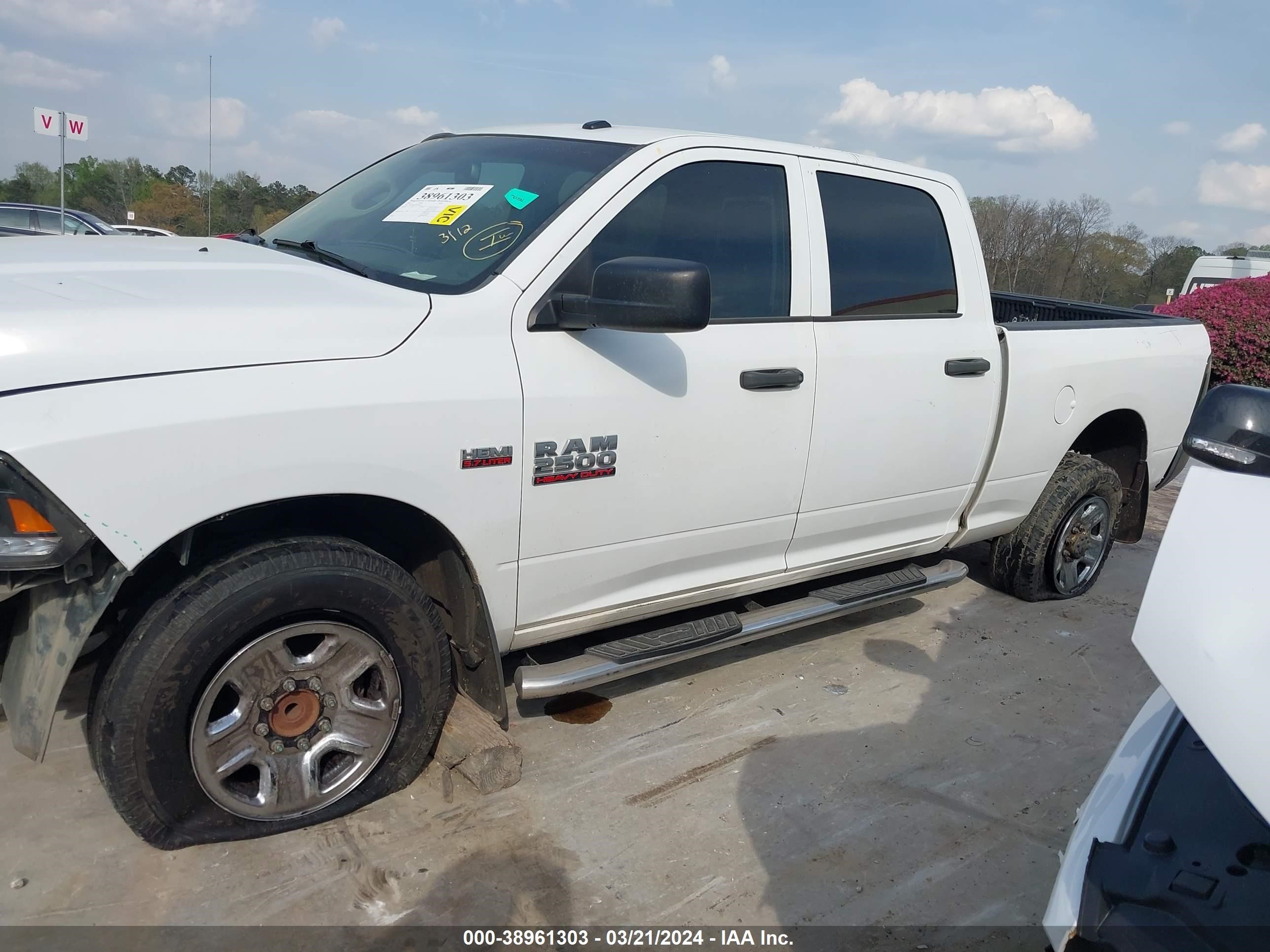 2015 Ram 2500 Tradesman vin: 3C6TR4CT4FG638327