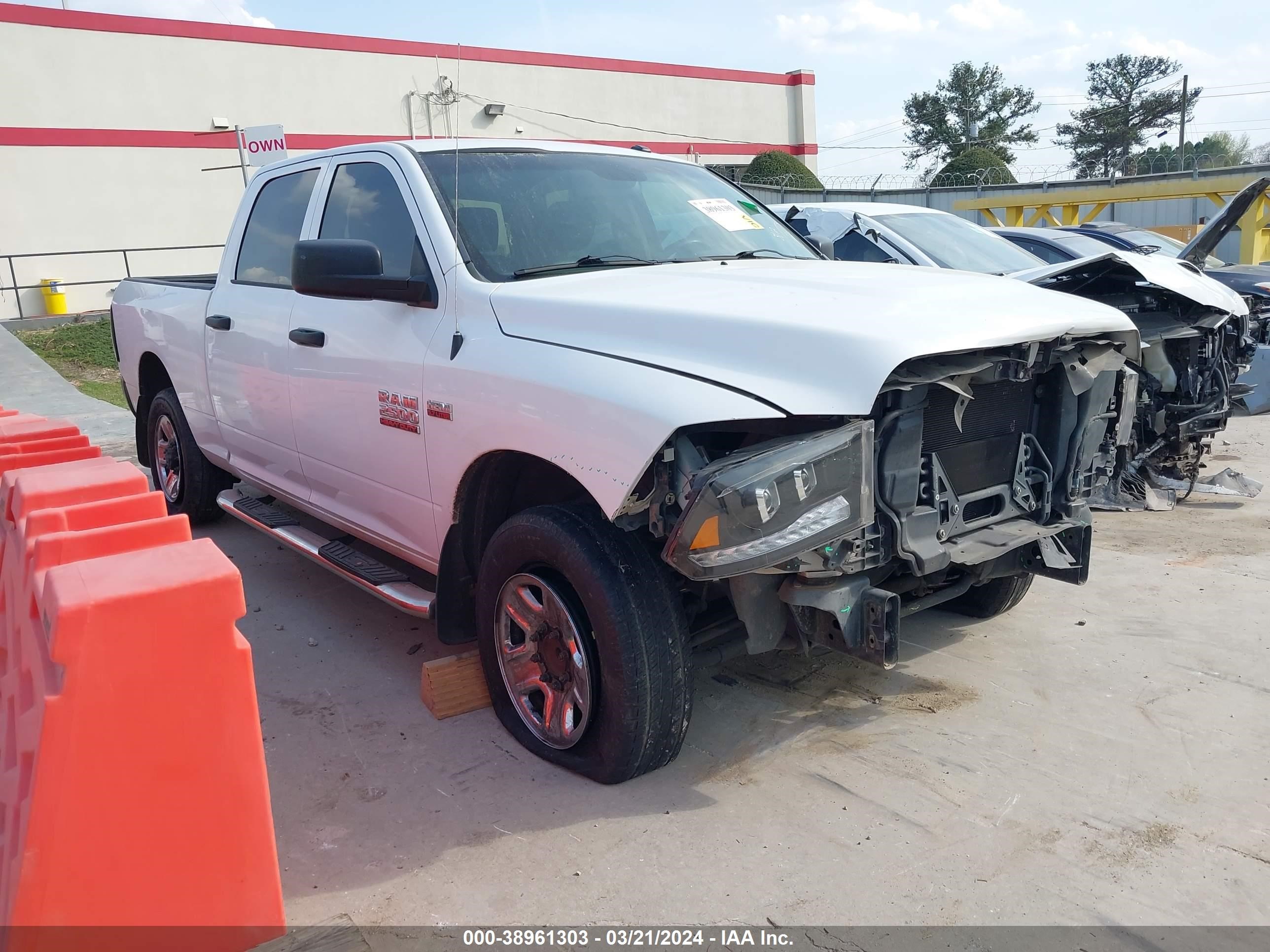 2015 Ram 2500 Tradesman vin: 3C6TR4CT4FG638327