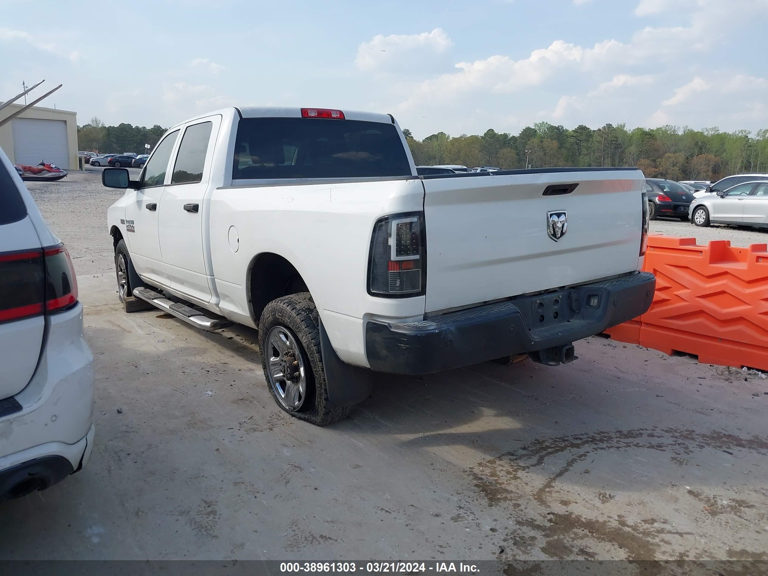 2015 Ram 2500 Tradesman vin: 3C6TR4CT4FG638327