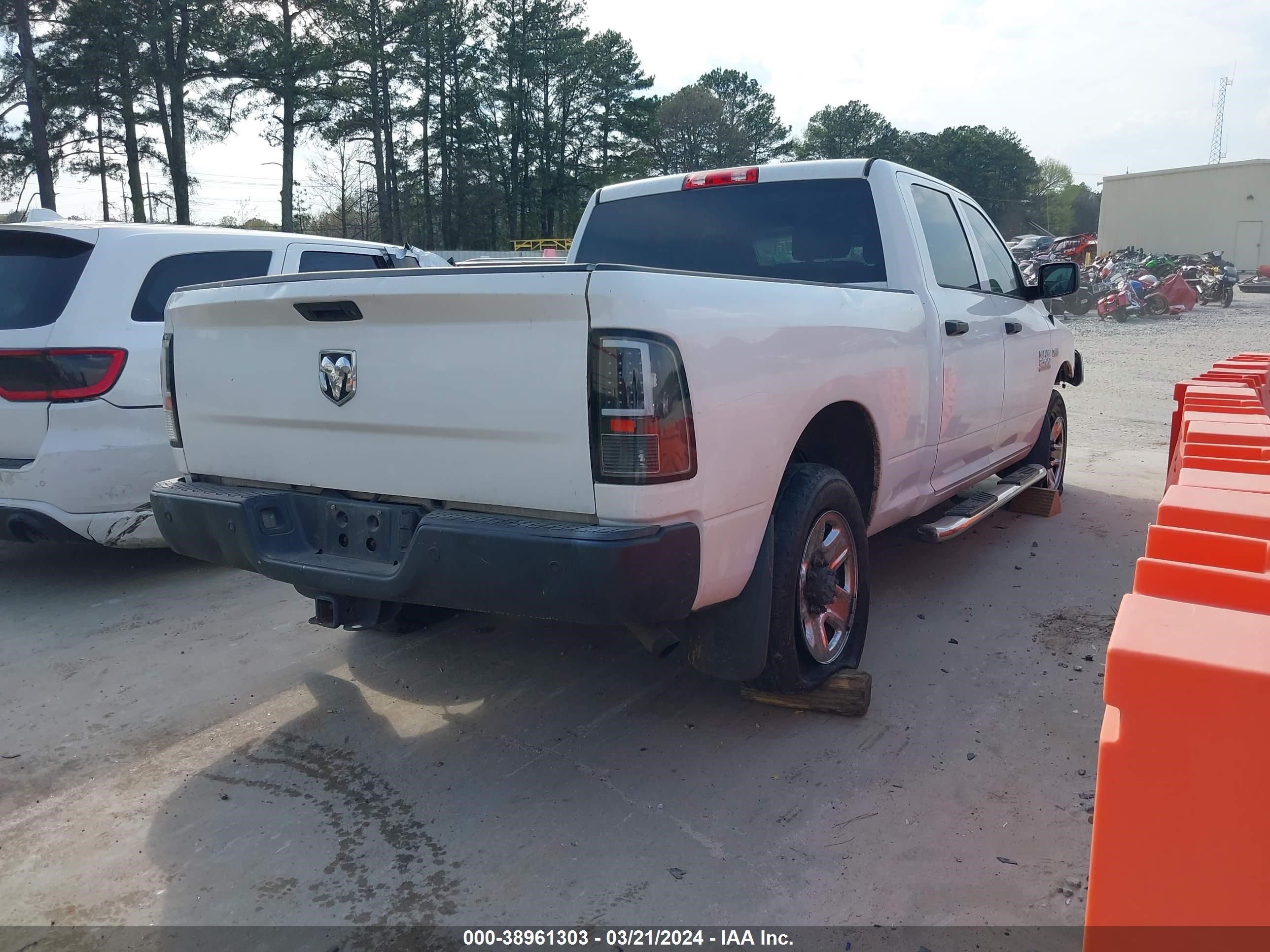 2015 Ram 2500 Tradesman vin: 3C6TR4CT4FG638327