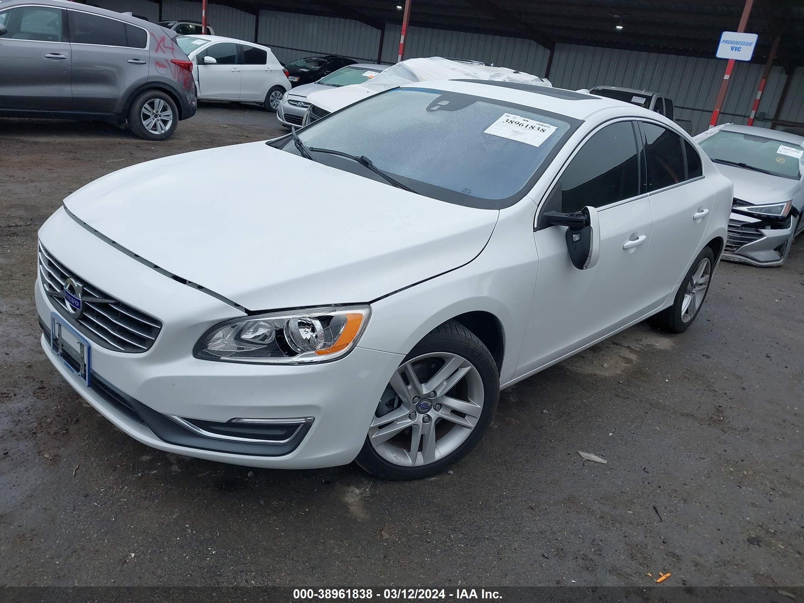 2015 Volvo S60 T5 Premier vin: YV126MFBXF1314632