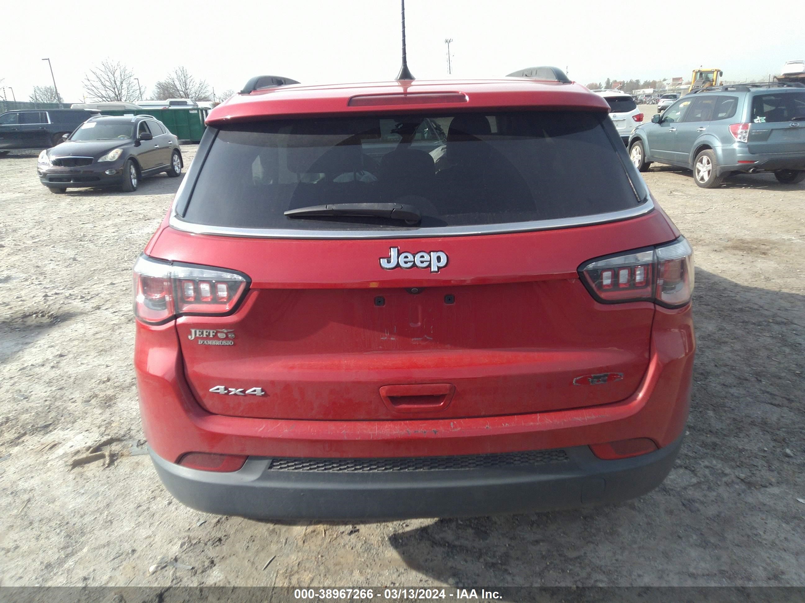 2019 Jeep Compass Latitude 4X4 vin: 3C4NJDBB0KT679007