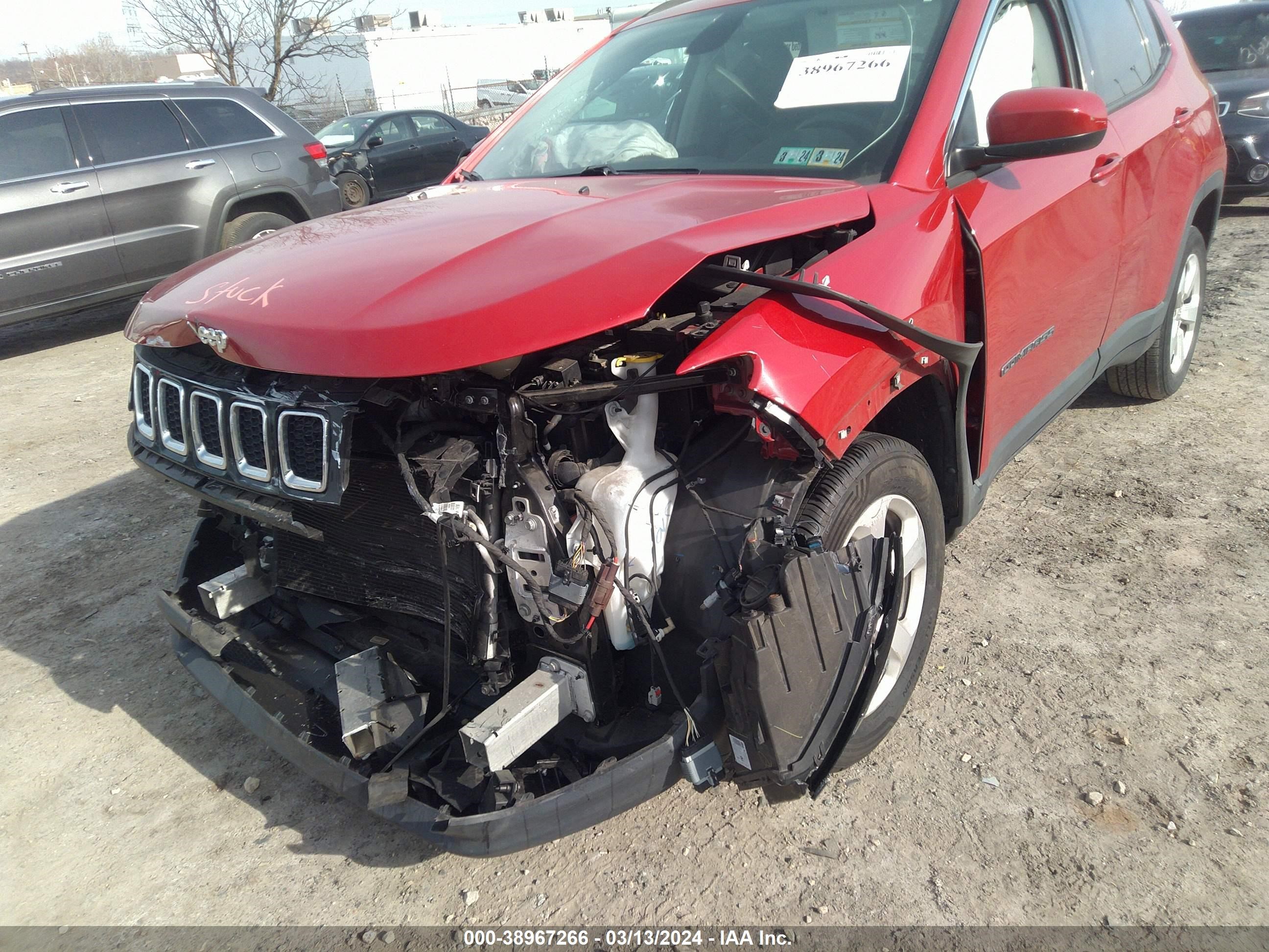 2019 Jeep Compass Latitude 4X4 vin: 3C4NJDBB0KT679007