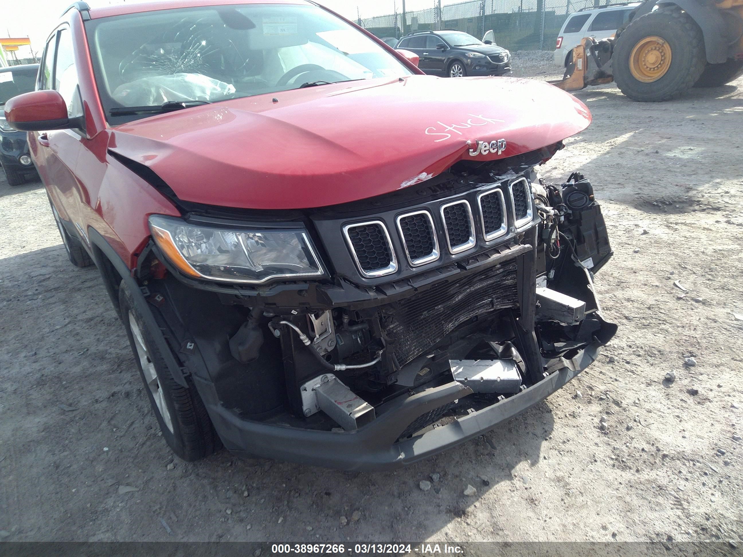 2019 Jeep Compass Latitude 4X4 vin: 3C4NJDBB0KT679007