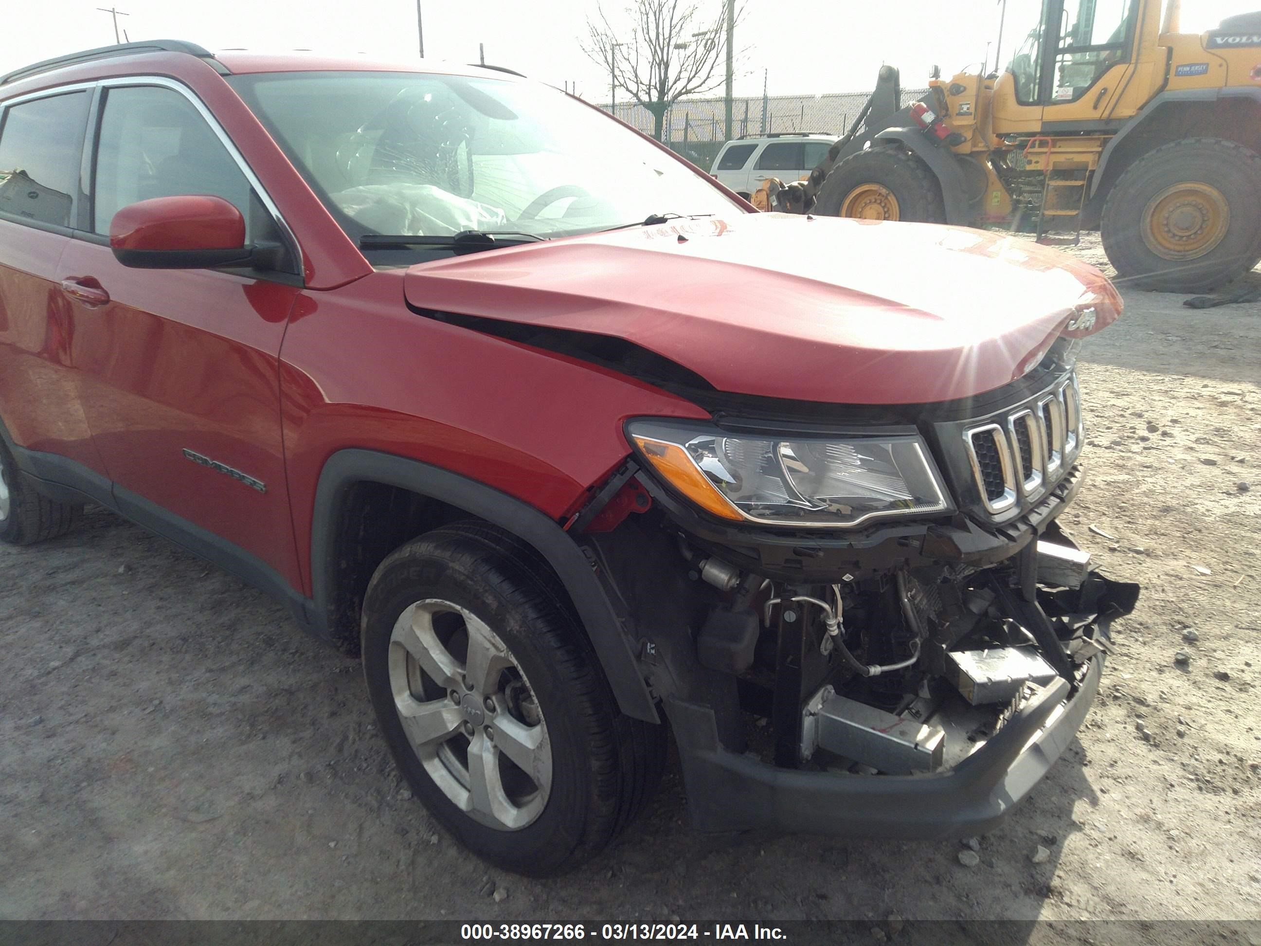 2019 Jeep Compass Latitude 4X4 vin: 3C4NJDBB0KT679007