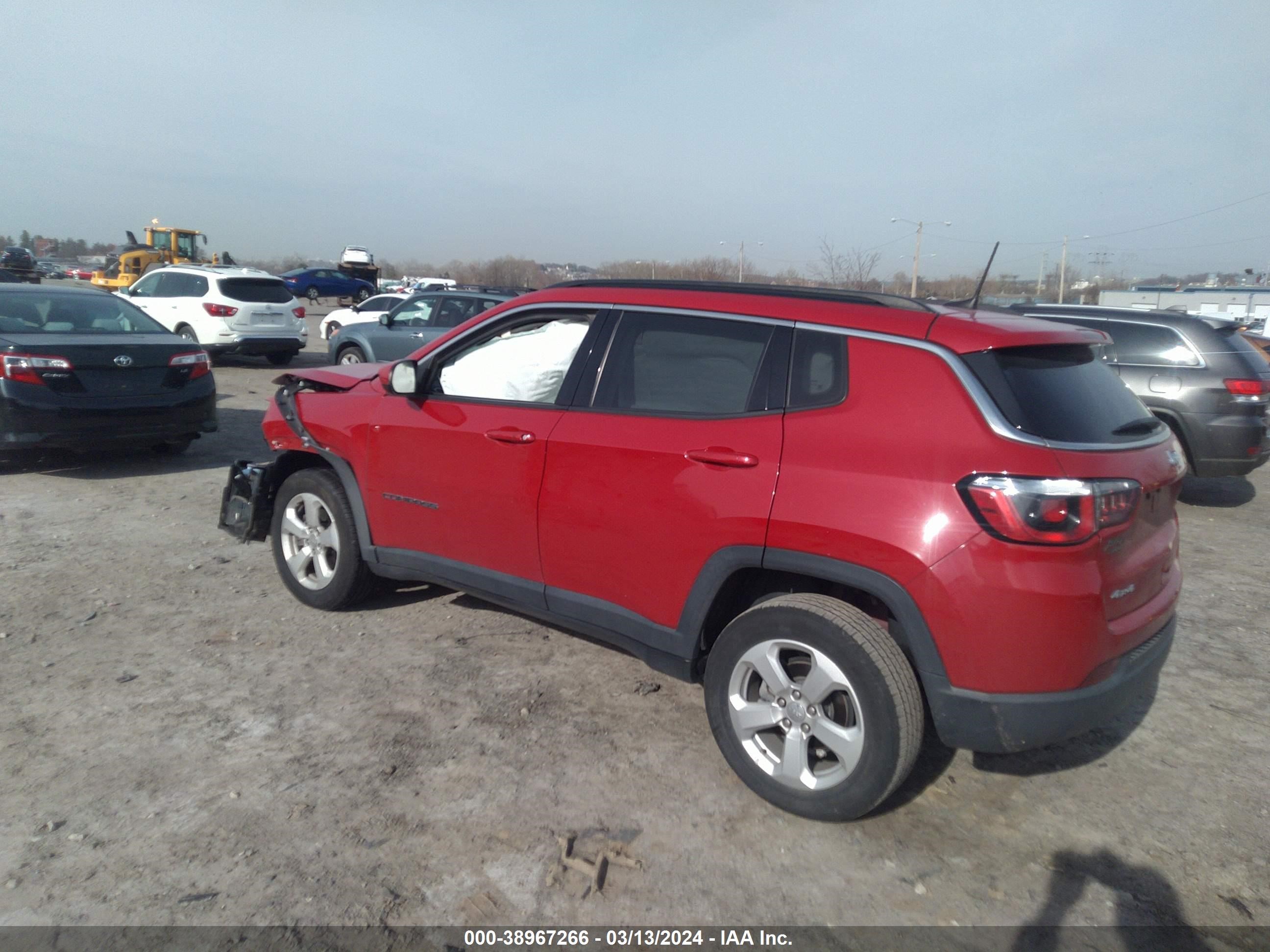 2019 Jeep Compass Latitude 4X4 vin: 3C4NJDBB0KT679007