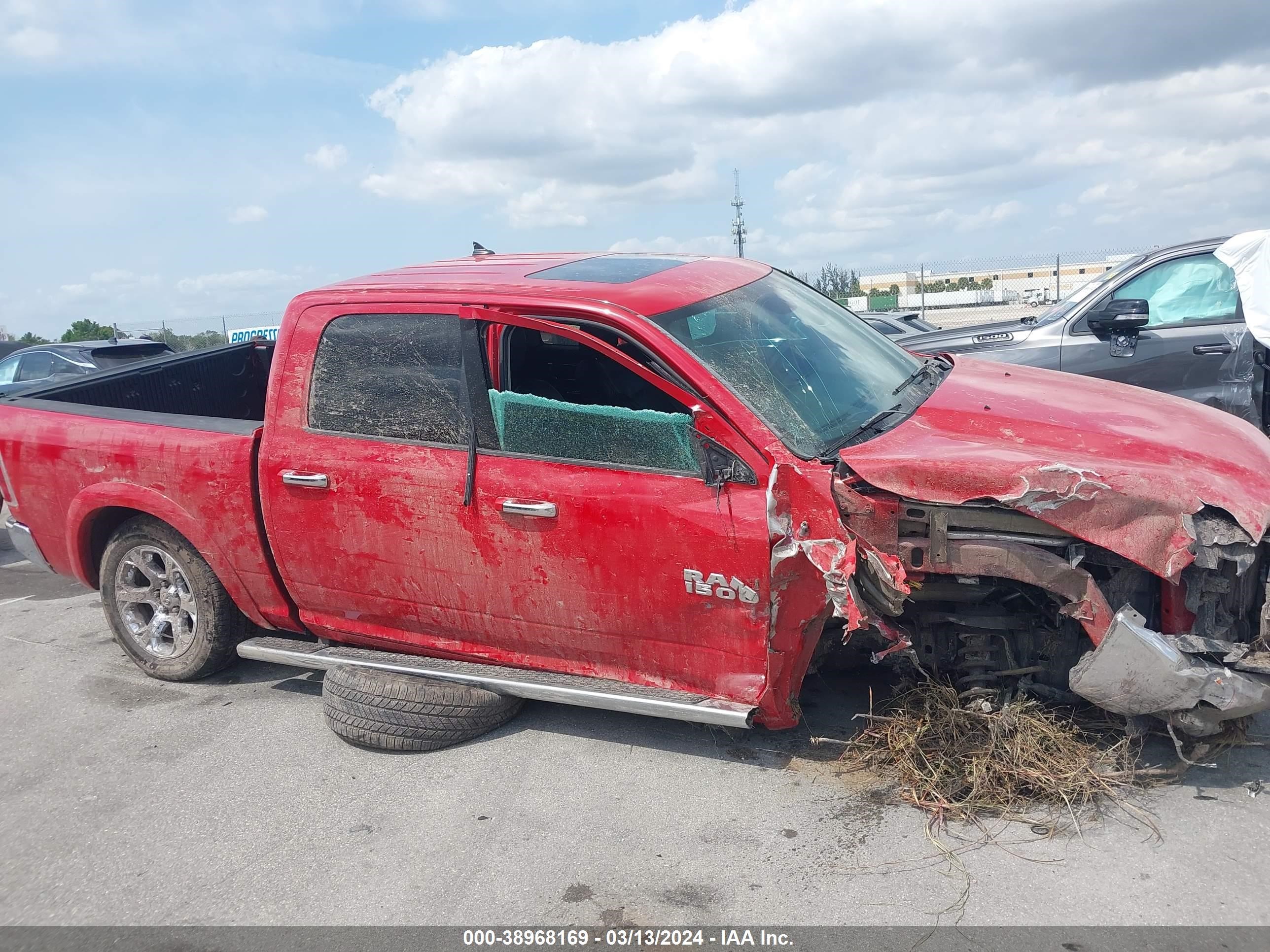 2014 Ram 1500 Laramie vin: 1C6RR7NT1ES126668