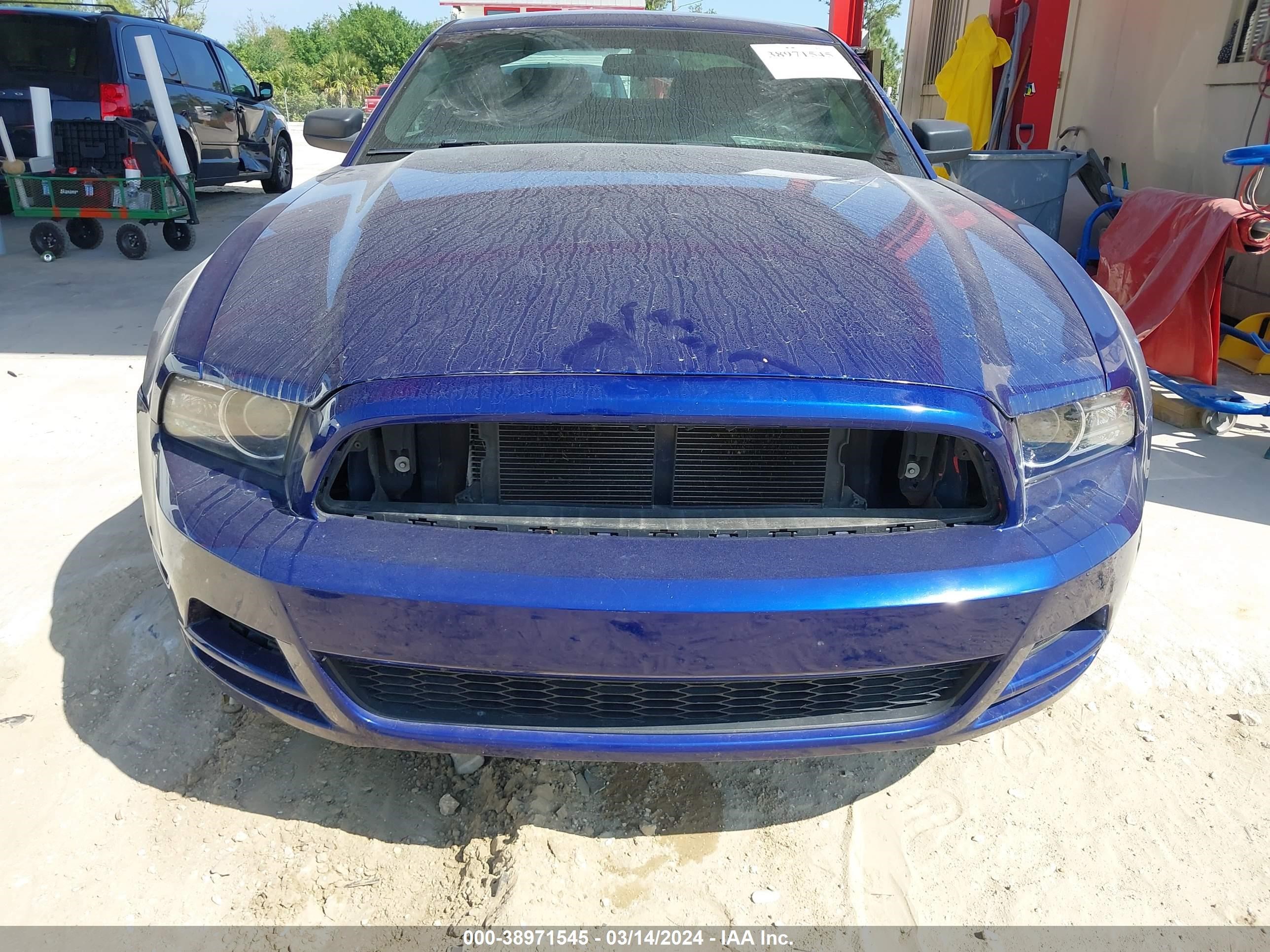 2013 Ford Mustang V6 vin: 1ZVBP8AM4D5256281