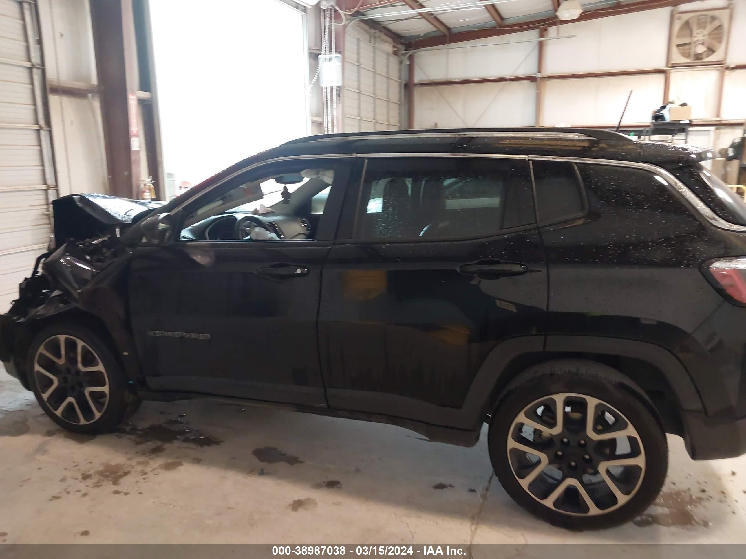 2018 Jeep Compass Limited Fwd vin: 3C4NJCCB9JT208335