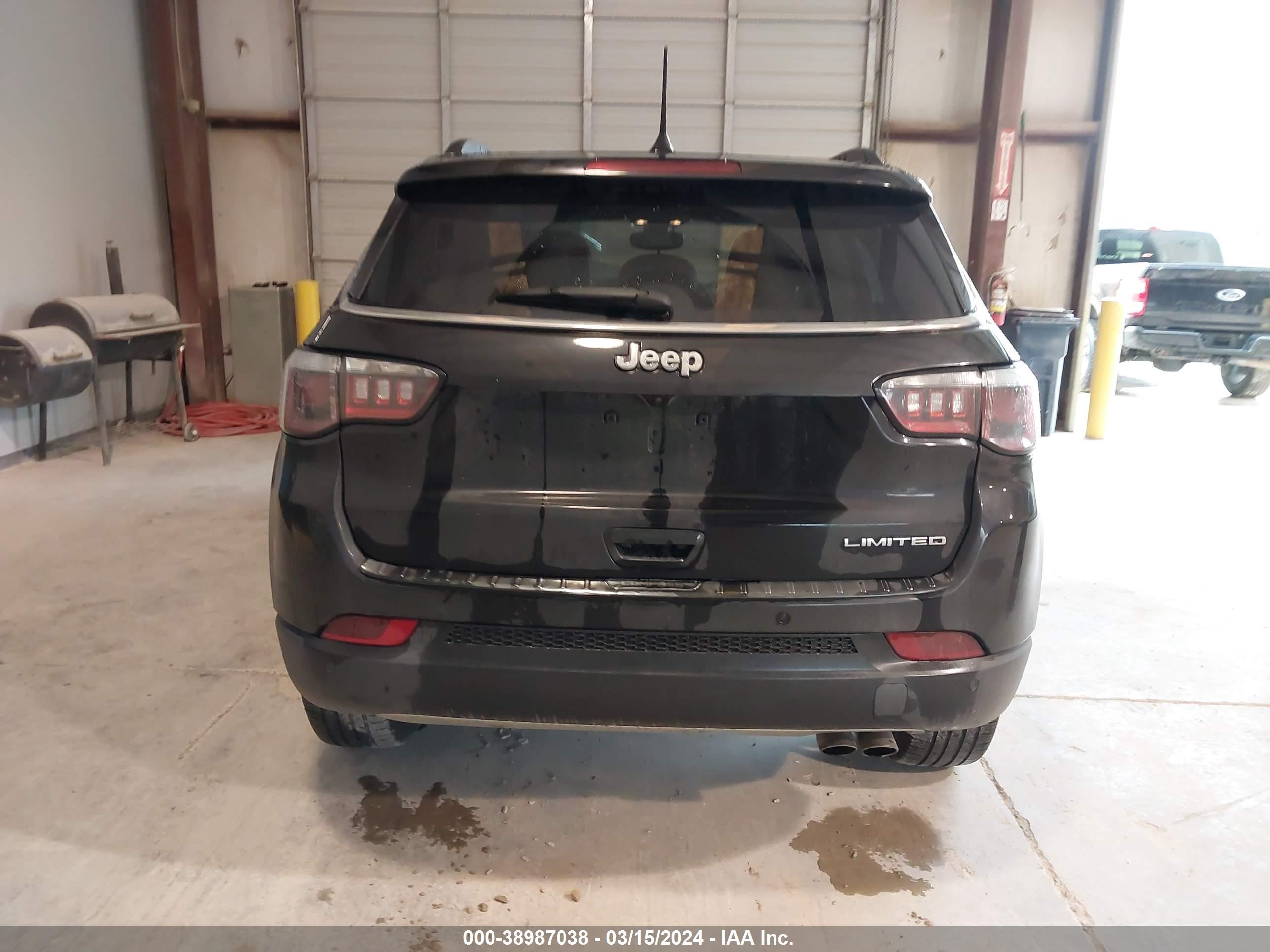 2018 Jeep Compass Limited Fwd vin: 3C4NJCCB9JT208335