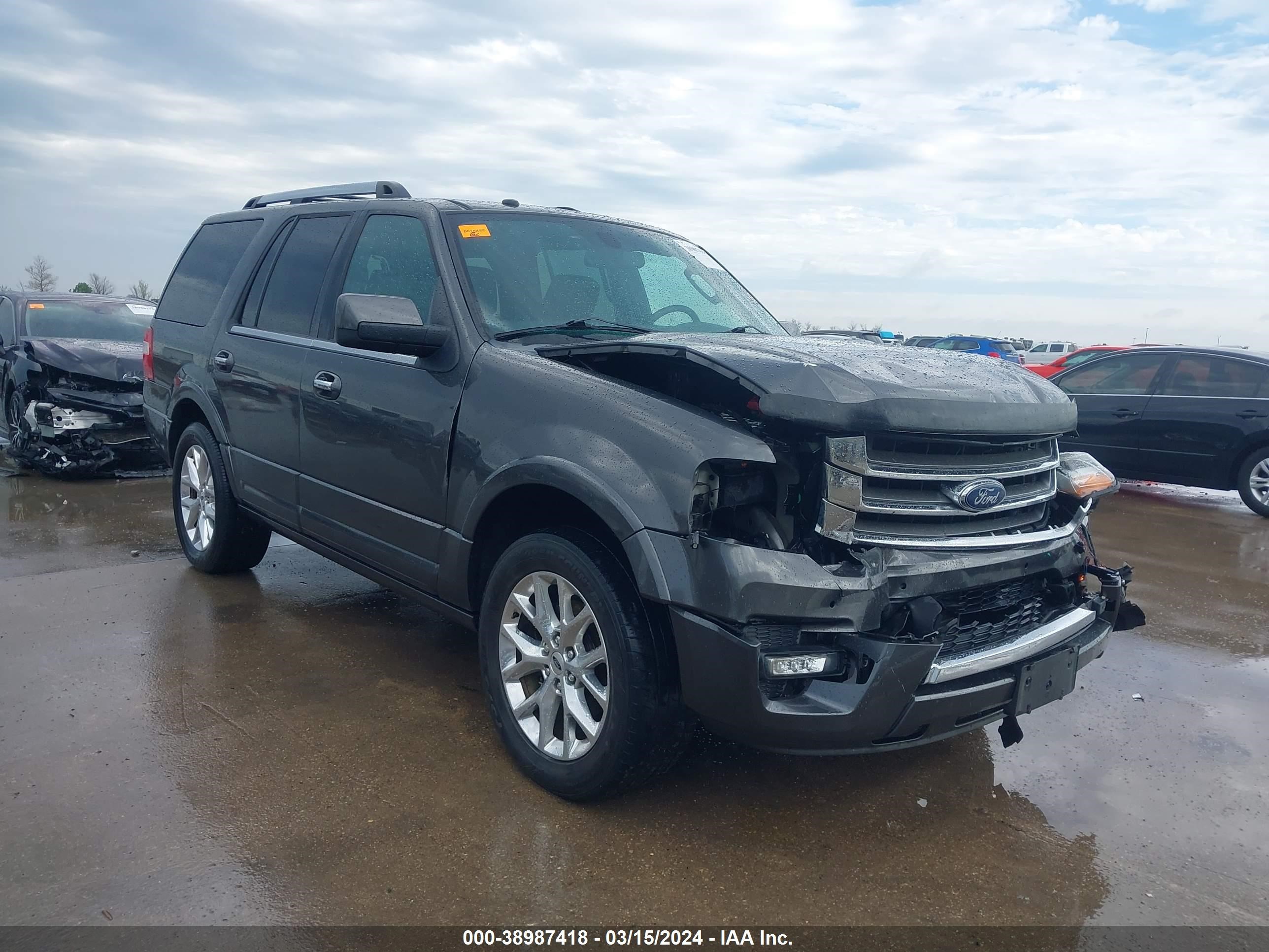 2017 Ford Expedition Limited vin: 1FMJU1KT5HEA44432