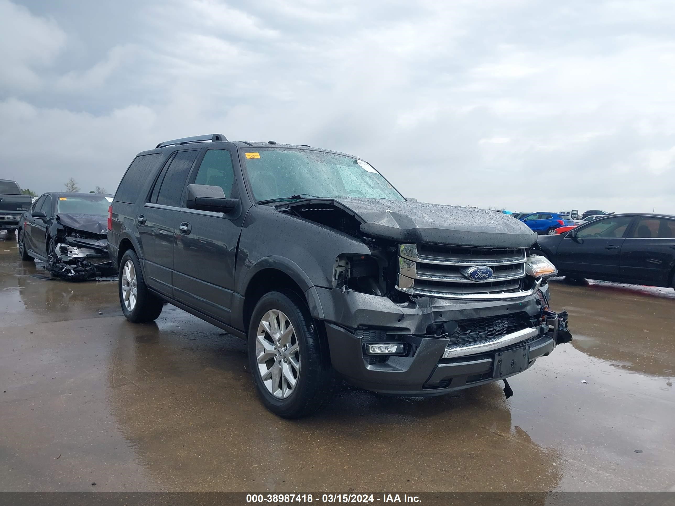 2017 Ford Expedition Limited vin: 1FMJU1KT5HEA44432