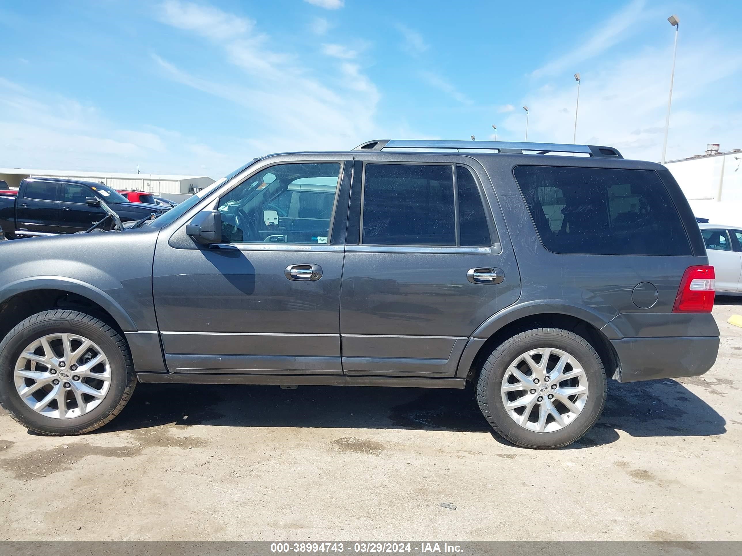 2017 Ford Expedition Limited vin: 1FMJU2AT4HEA03748