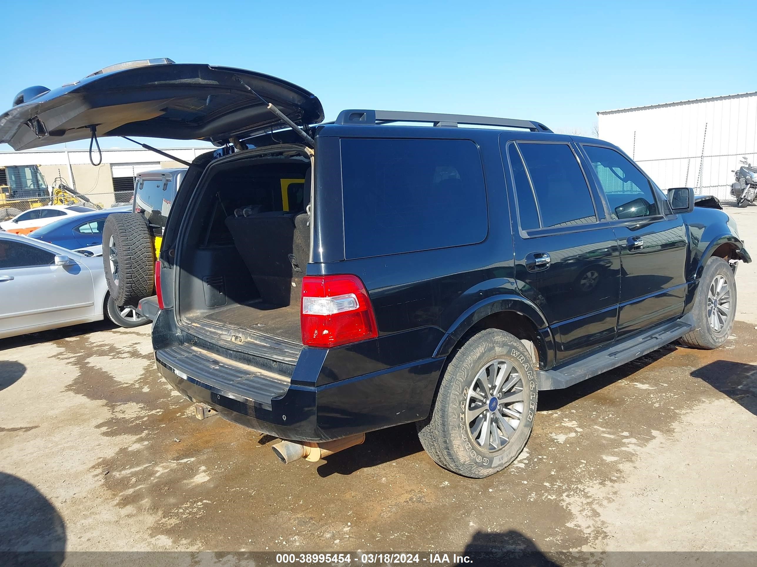 2017 Ford Expedition Xlt vin: 1FMJU1JT8HEA55961