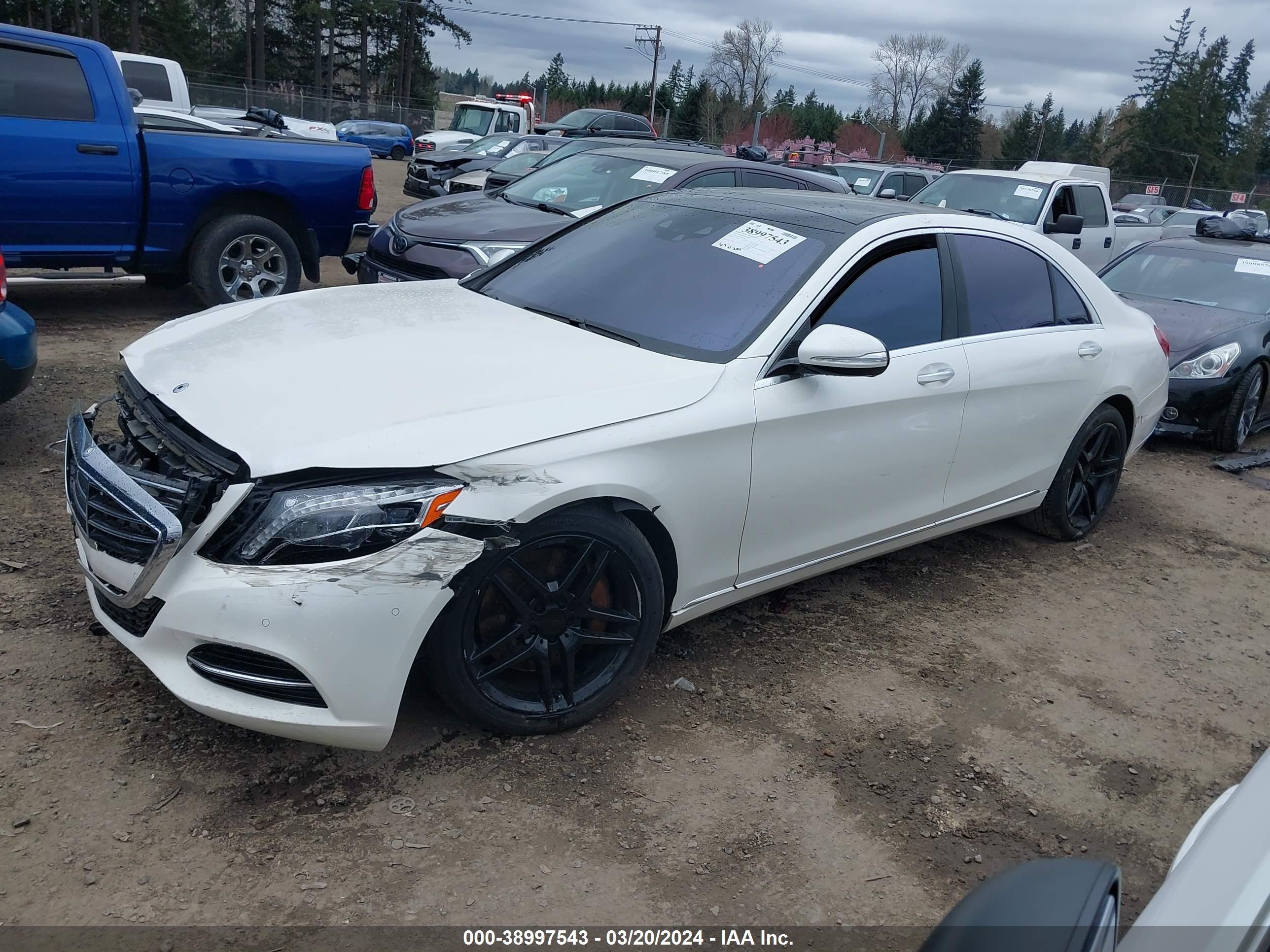 2017 Mercedes-Benz S 550 vin: WDDUG8CB7HA306312