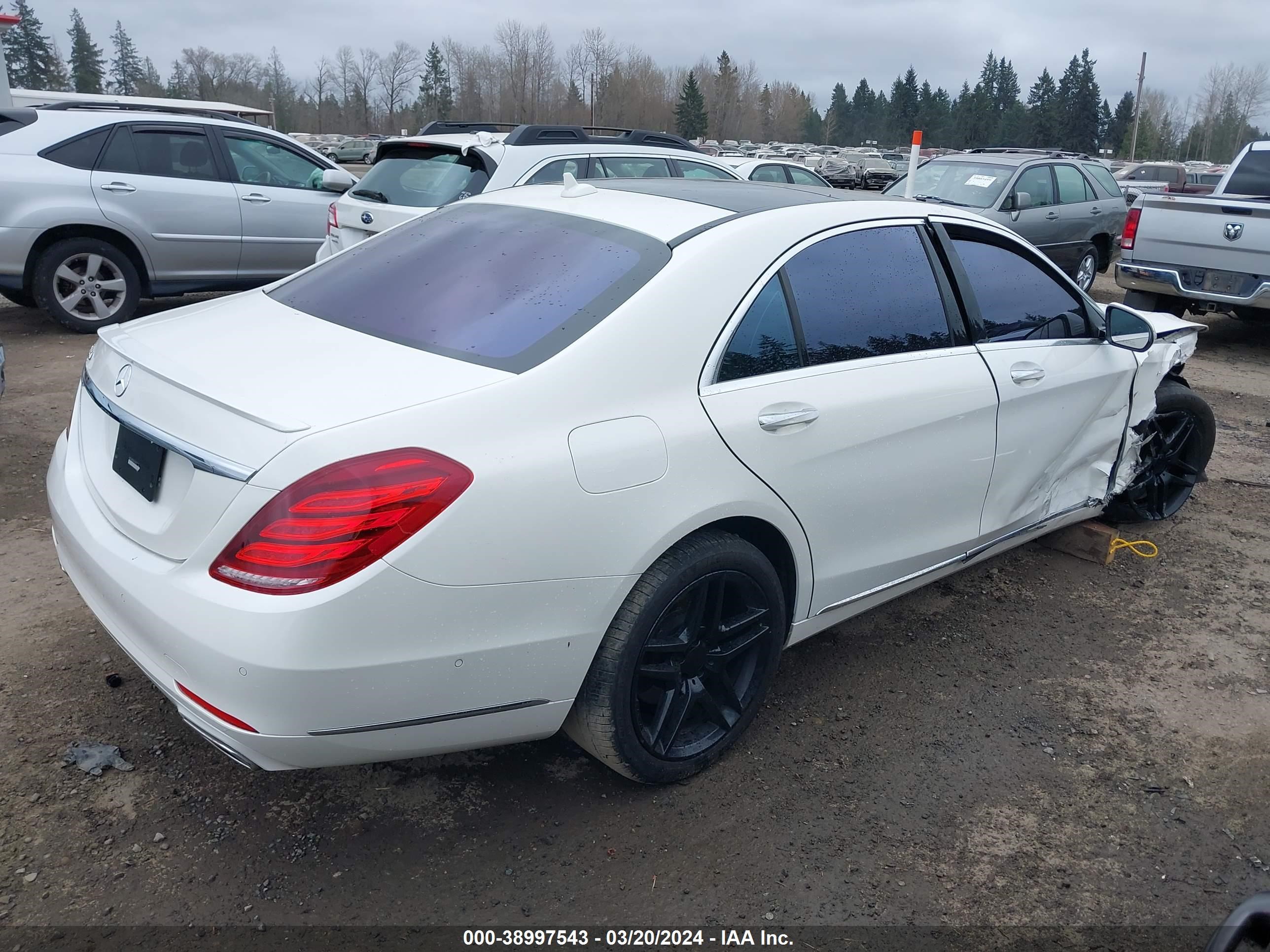 2017 Mercedes-Benz S 550 vin: WDDUG8CB7HA306312