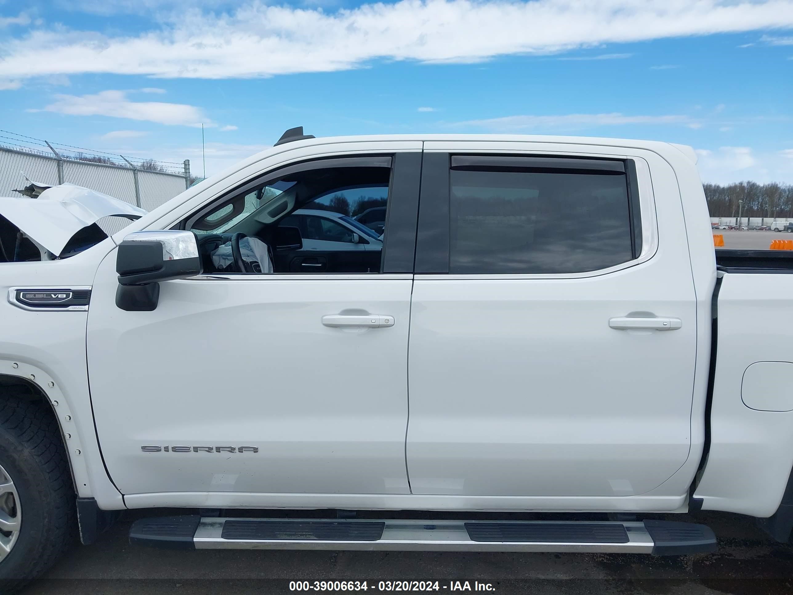 2020 GMC Sierra 1500 4Wd Short Box Sle vin: 3GTU9BEDXLG172650