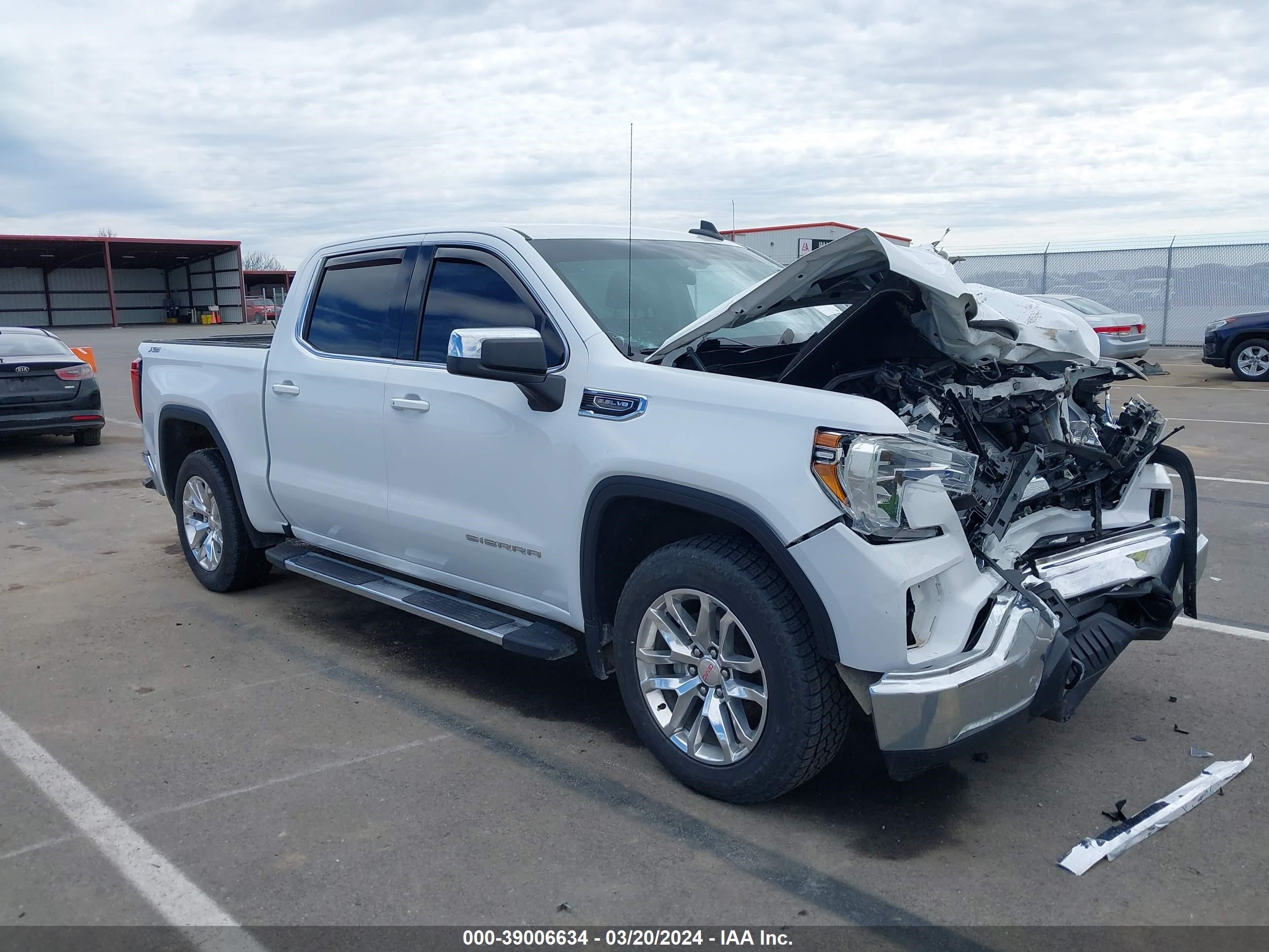 2020 GMC Sierra 1500 4Wd Short Box Sle vin: 3GTU9BEDXLG172650