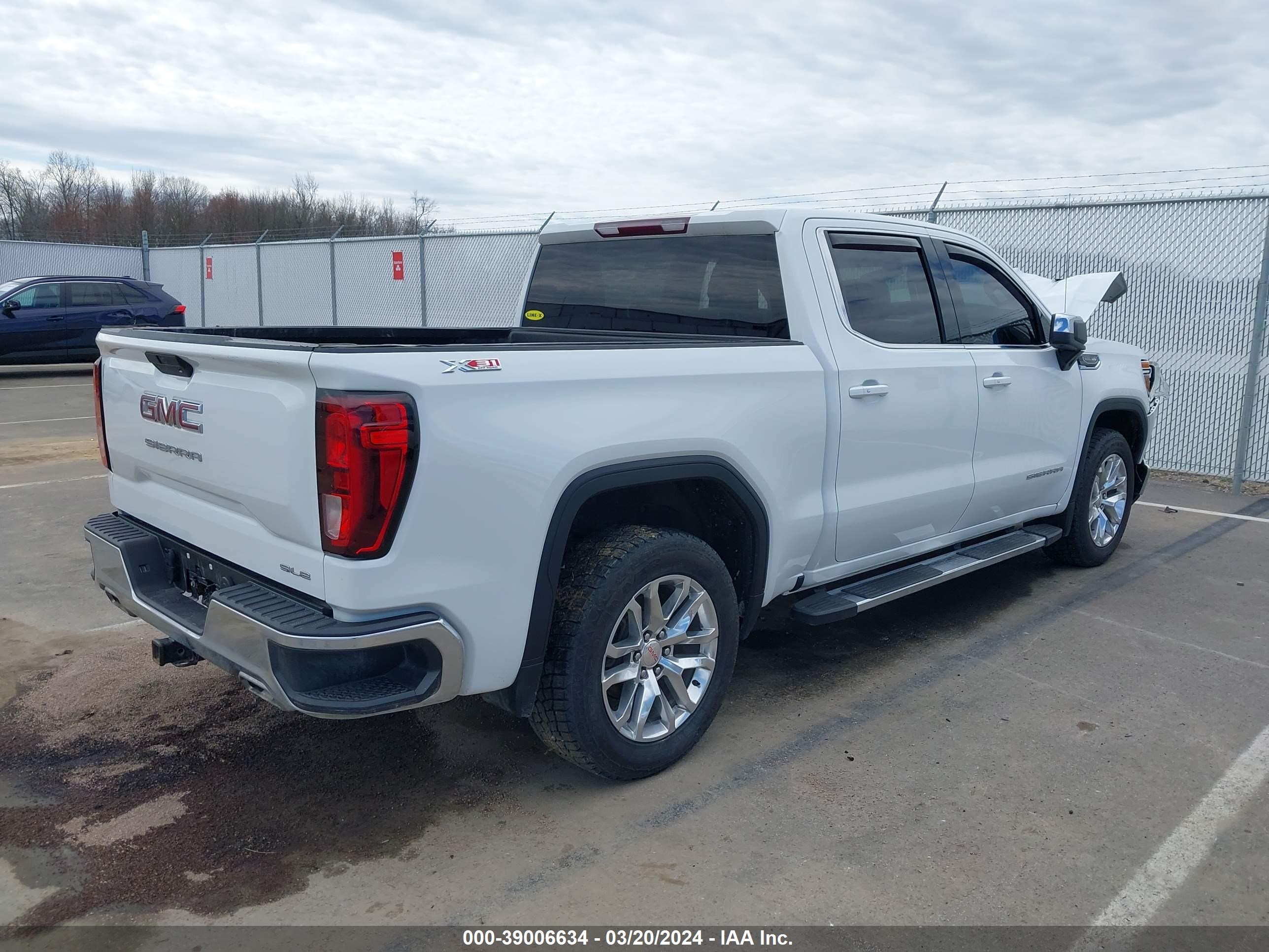 2020 GMC Sierra 1500 4Wd Short Box Sle vin: 3GTU9BEDXLG172650