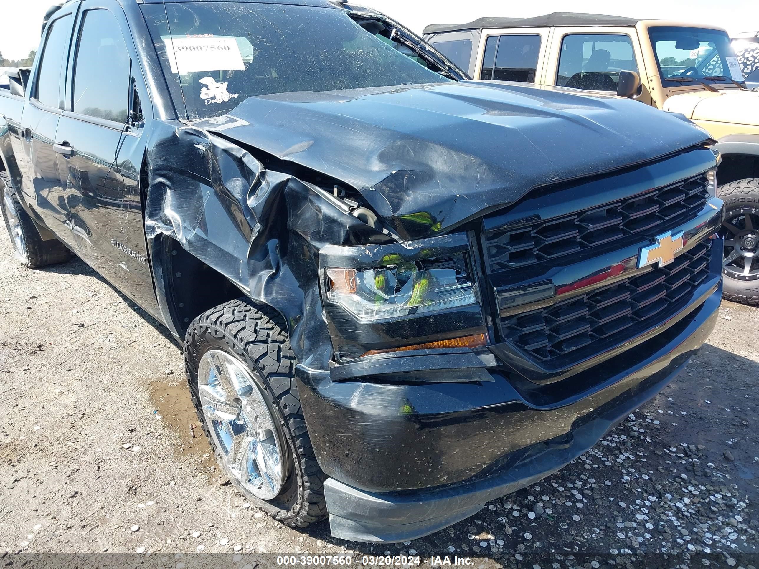 2018 Chevrolet Silverado 1500 Custom vin: 1GCRCPEC6JZ195562