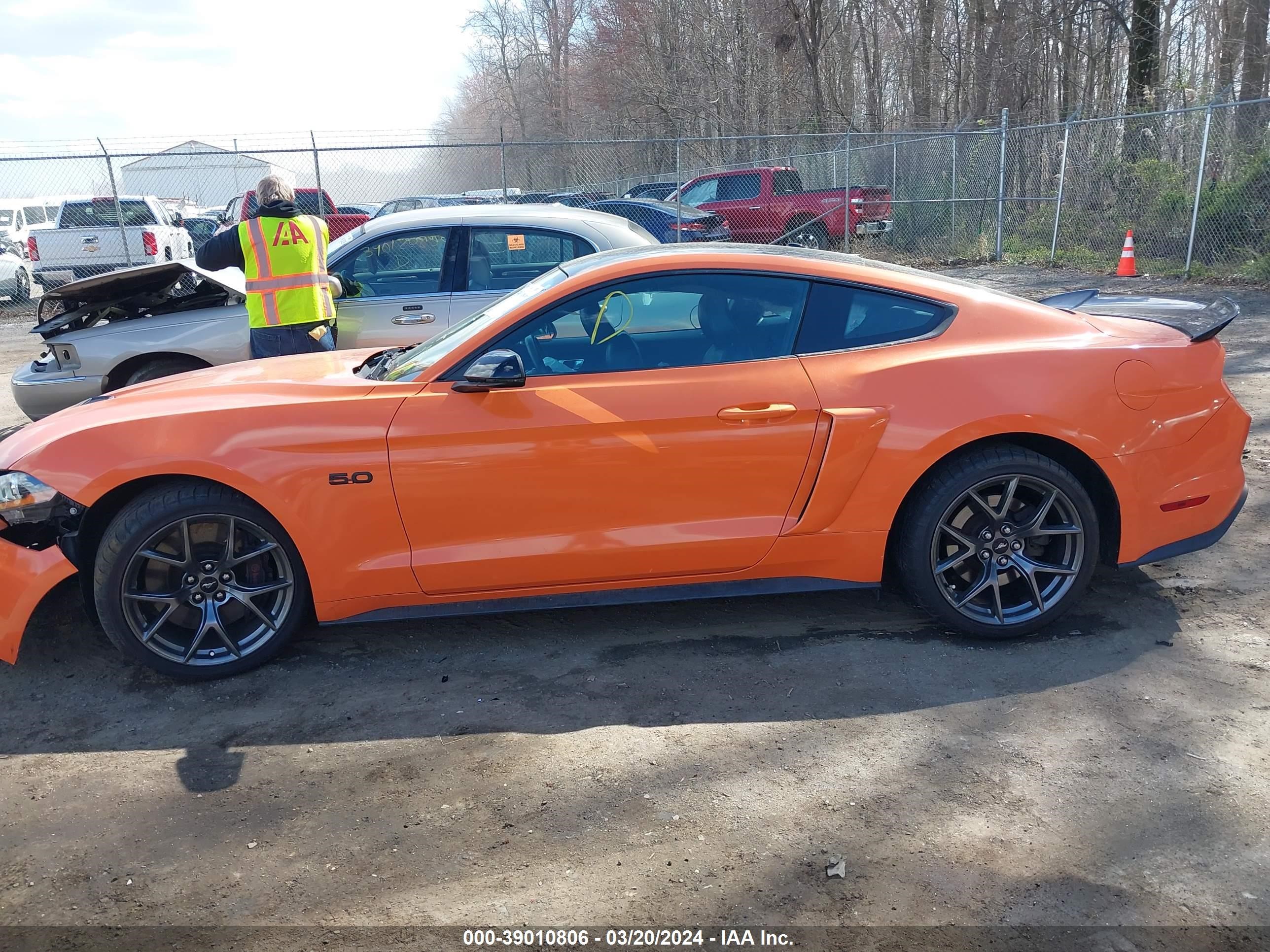 2019 Ford Mustang Gt Premium vin: 1FA6P8CF7K5195773