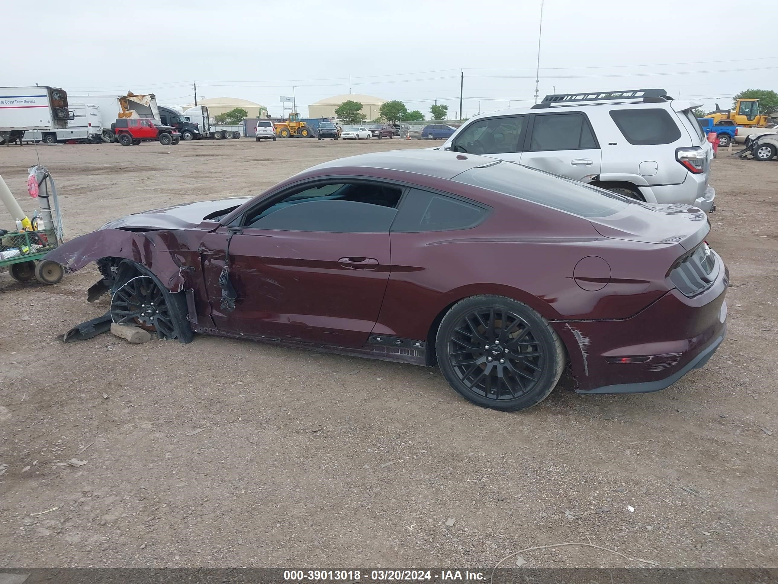 2018 Ford Mustang Gt Premium vin: 1FA6P8CF6J5165579