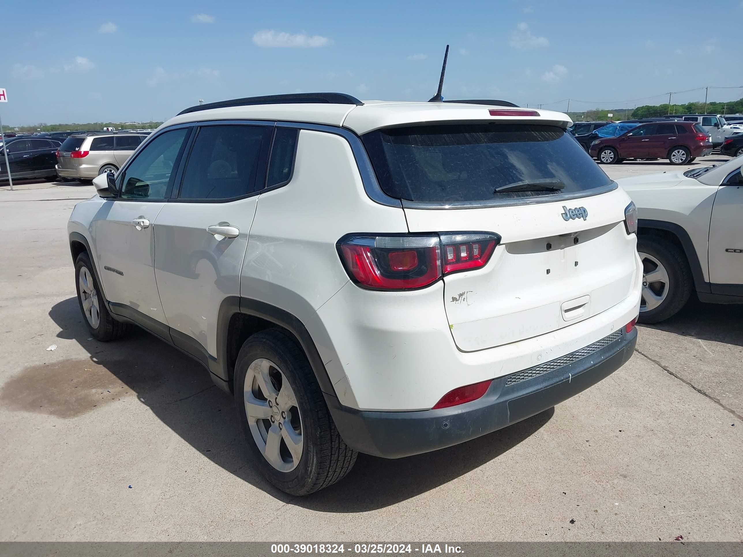 2018 Jeep Compass Latitude Fwd vin: 3C4NJCBB5JT460682