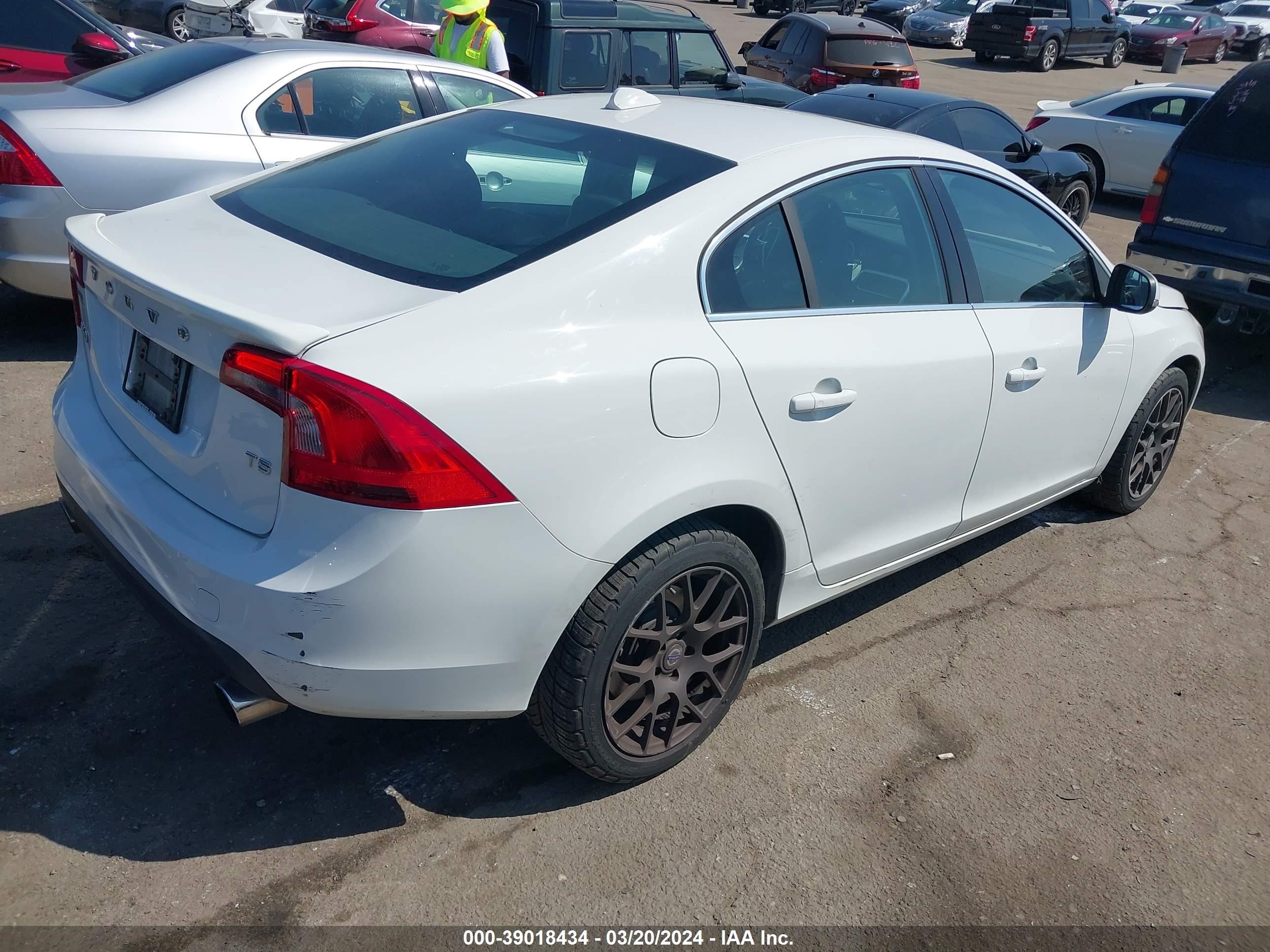 2013 Volvo S60 T5/T5 Platinum/T5 Premier/T5 Premier Plus vin: YV1612FS3D2207675