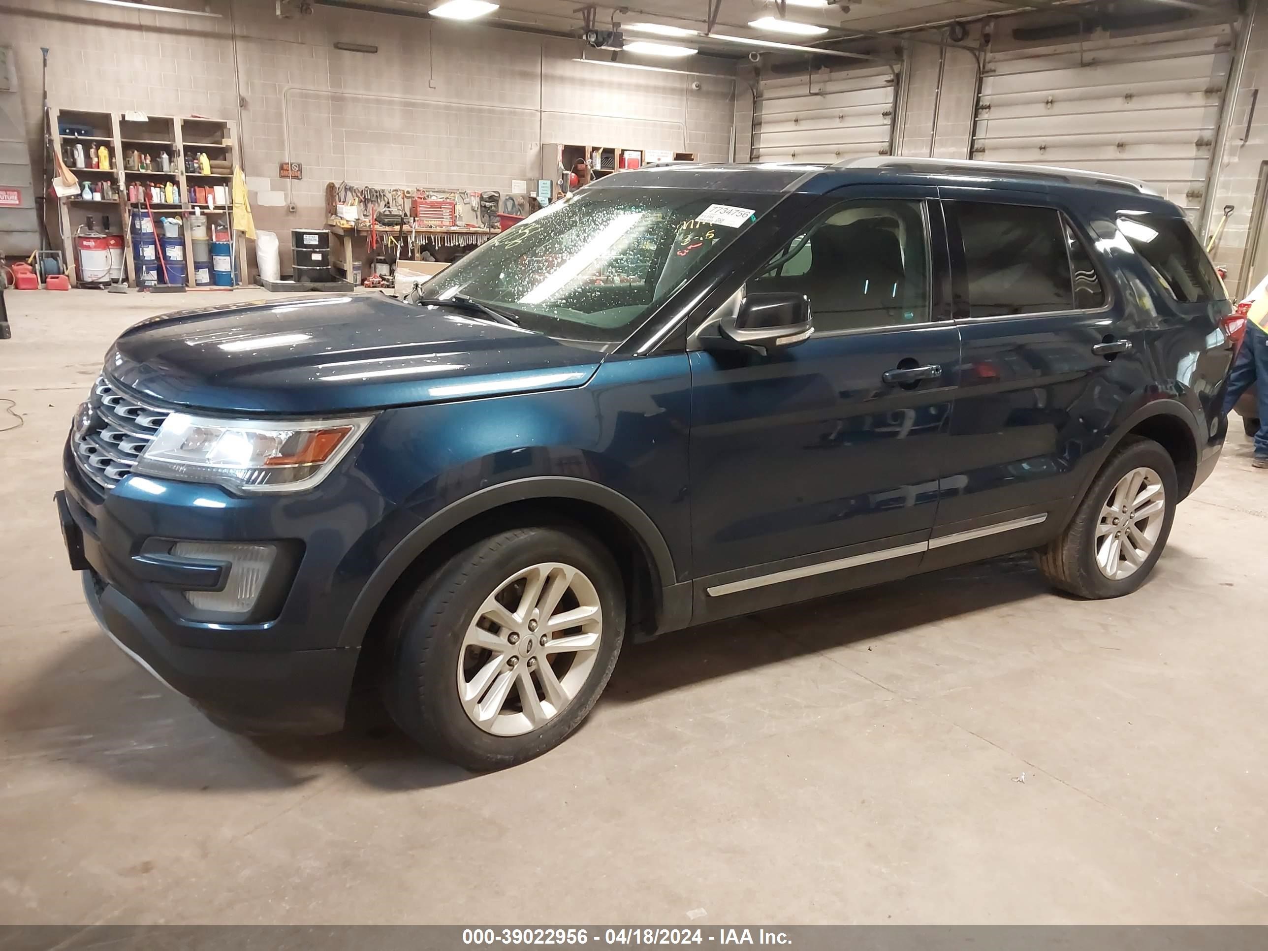 2017 Ford Explorer Xlt vin: 1FM5K7D8XHGB28950