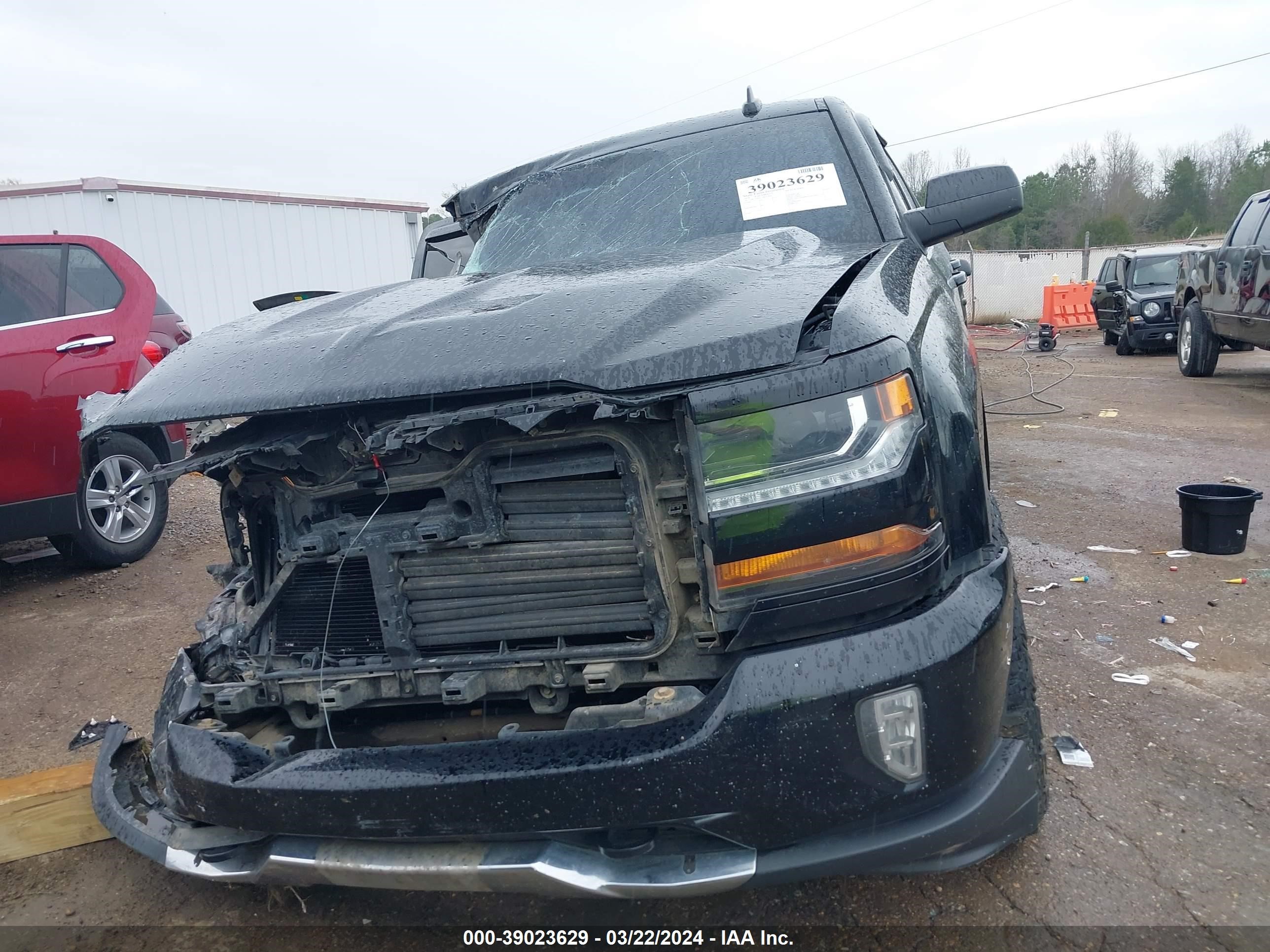 2018 Chevrolet Silverado 1500 2Lt vin: 3GCUKREC1JG572839