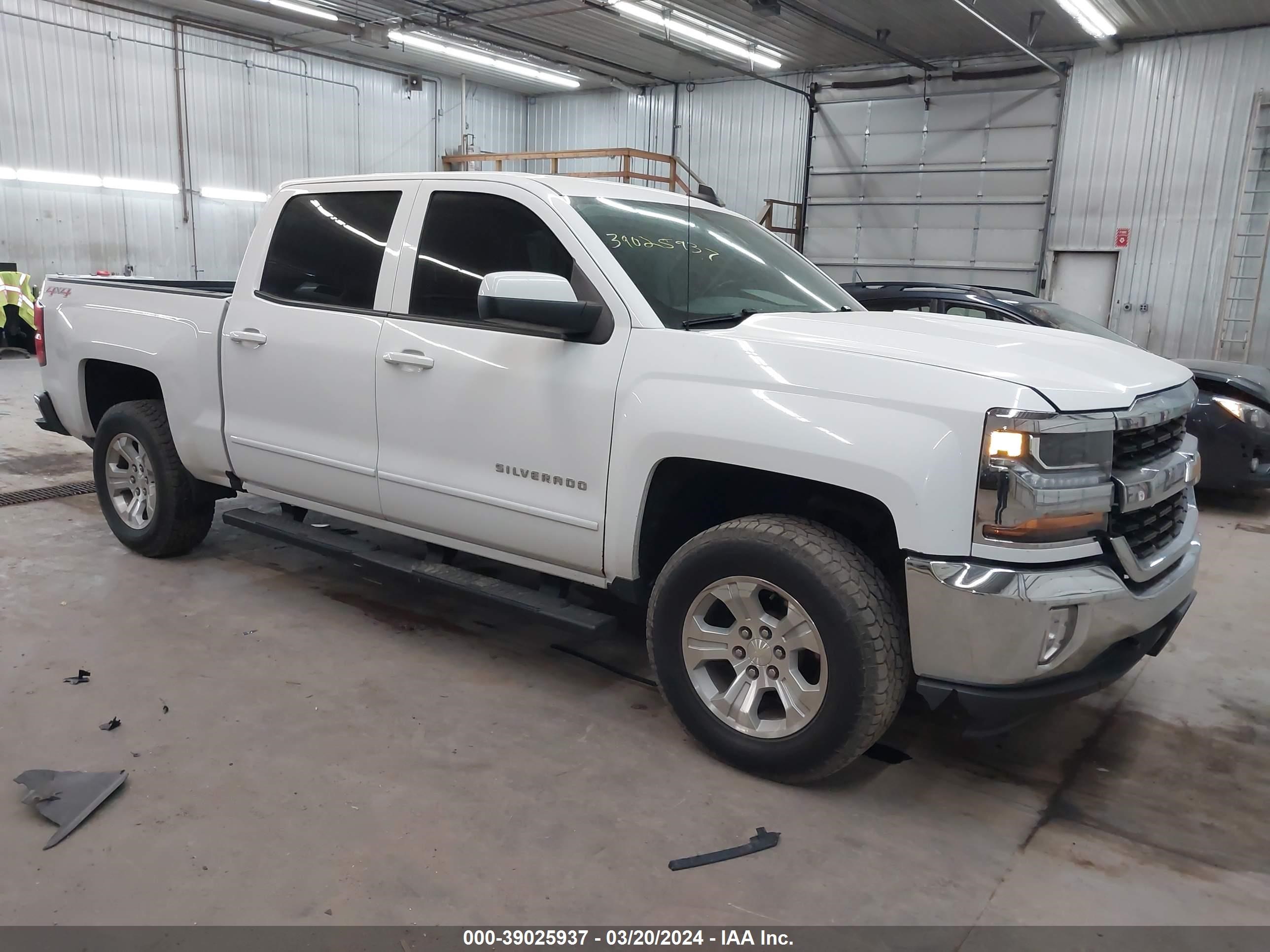 2016 Chevrolet Silverado 1500 1Lt vin: 3GCUKREC5GG323775