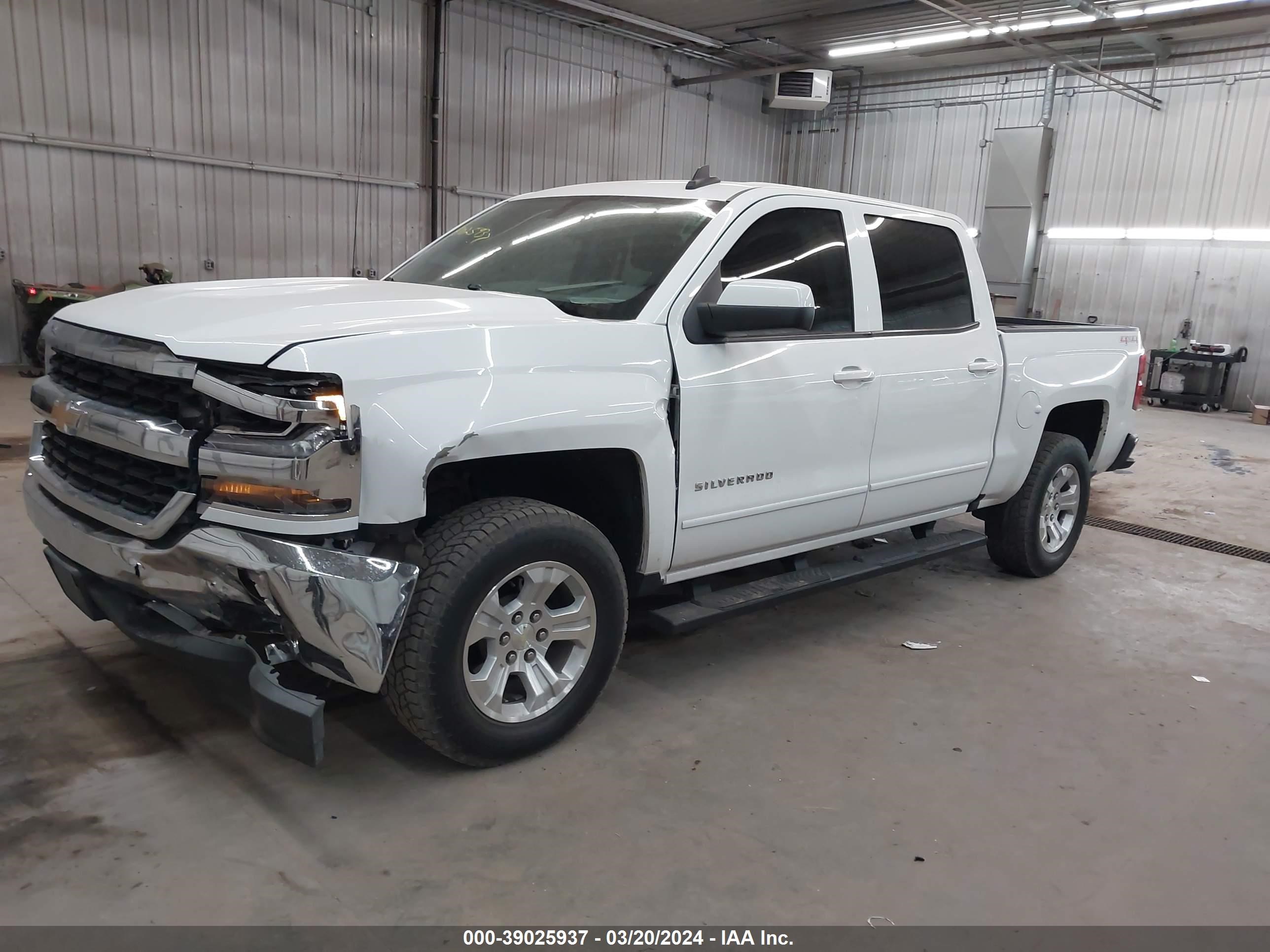 2016 Chevrolet Silverado 1500 1Lt vin: 3GCUKREC5GG323775